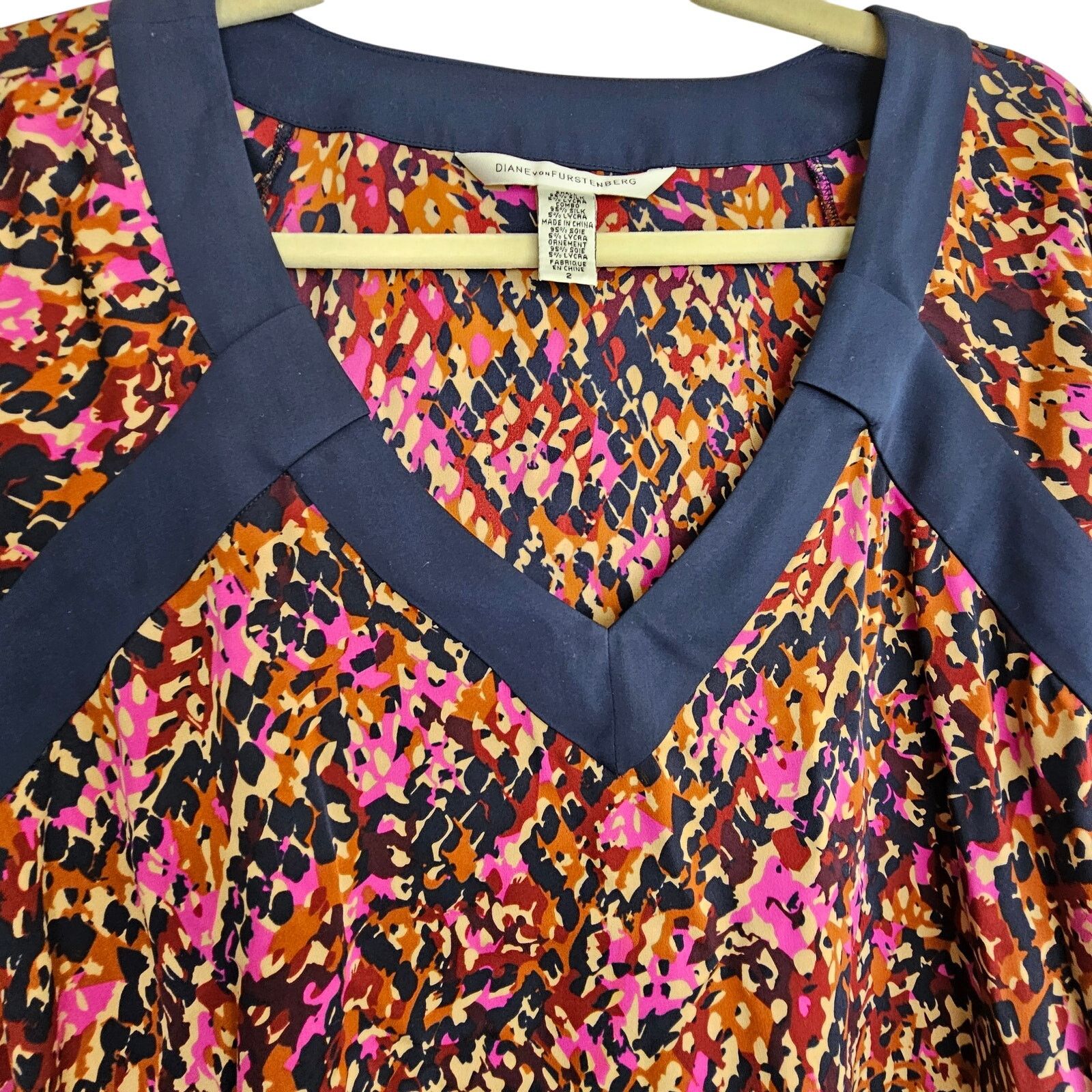 Diane von Furstenberg DVF Diane Von Furstenberg Darcey Silk Blouse 2 Loud Luxury Size XS / US 0-2 / IT 36-38 - 2 Thumbnail