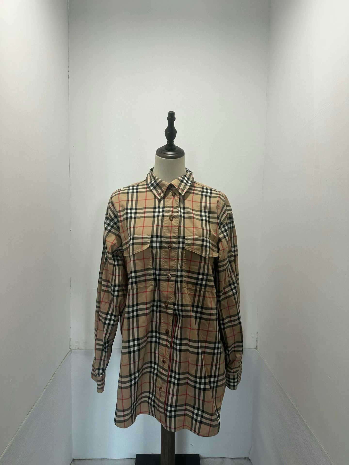 Burberry Burberry Plaid Button-Up Shirt Size UK10 Size M / US 6-8 / IT 42-44 - 1 Thumbnail