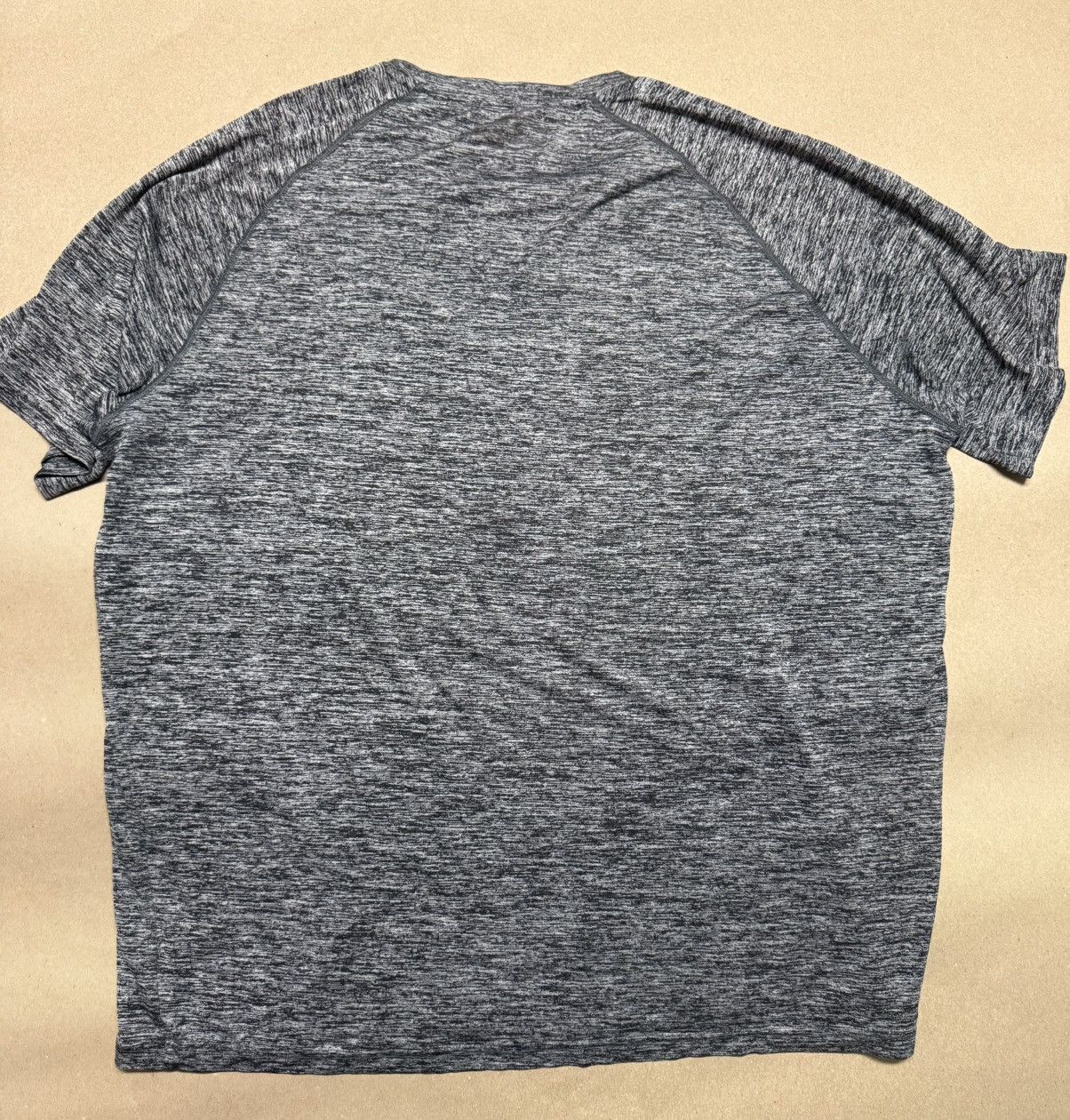 Under Armour Under Armour Heat Gear Loose Shirt Gray size XL Rare! Size US XL / EU 56 / 4 - 2 Thumbnail