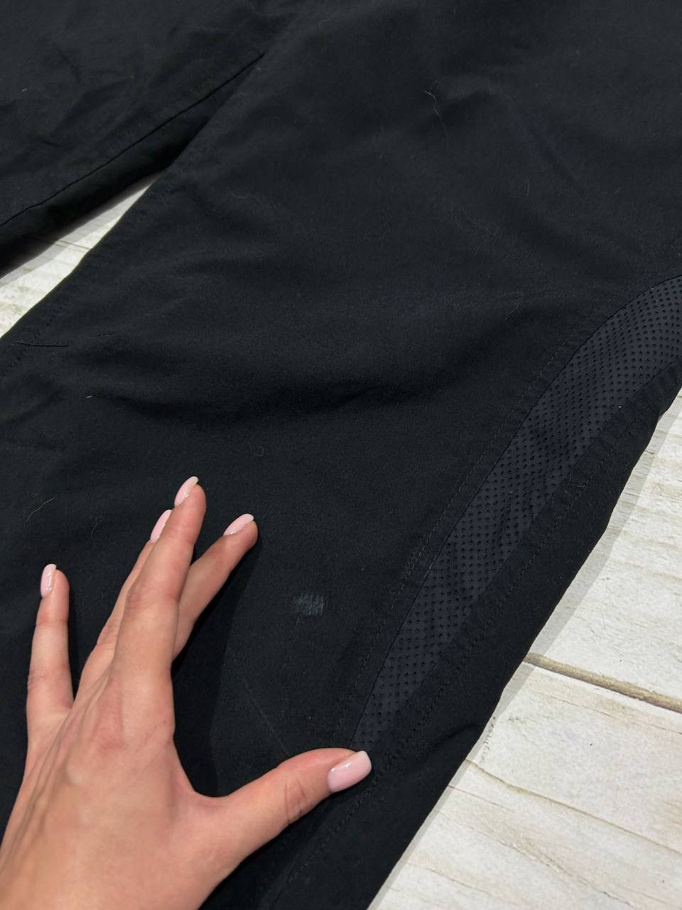 Nike Vintage Nike Air Max Track Pants 00s Nylon Big Logo Swoosh Size US 30 / EU 46 - 10 Thumbnail
