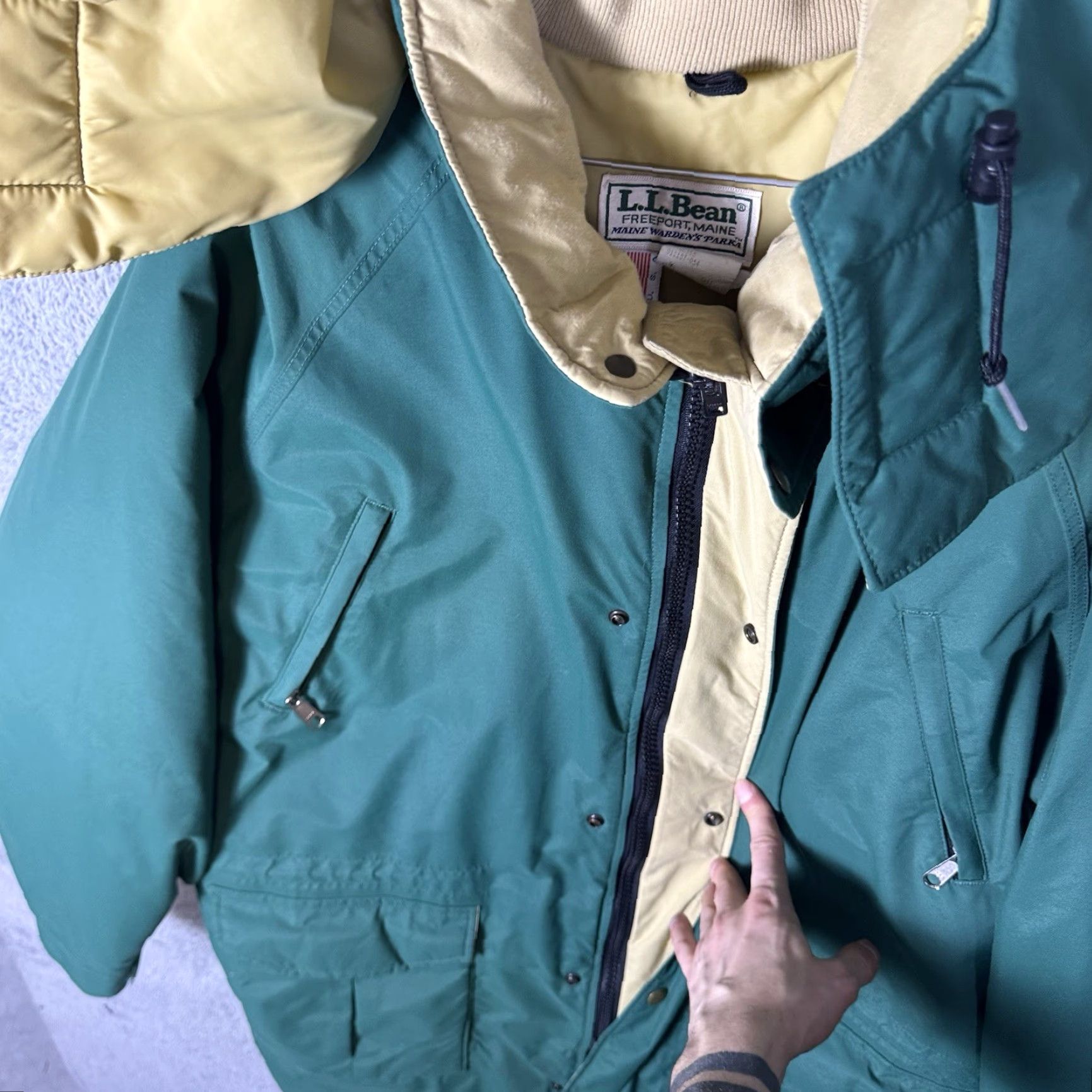 Vintage VINTAGE L.L. Bean Coat Mens LT Gore-Tex Thinsulate Parka 90s Green Water Resistant Navy? Size US L / EU 52-54 / 3 - 7 Thumbnail