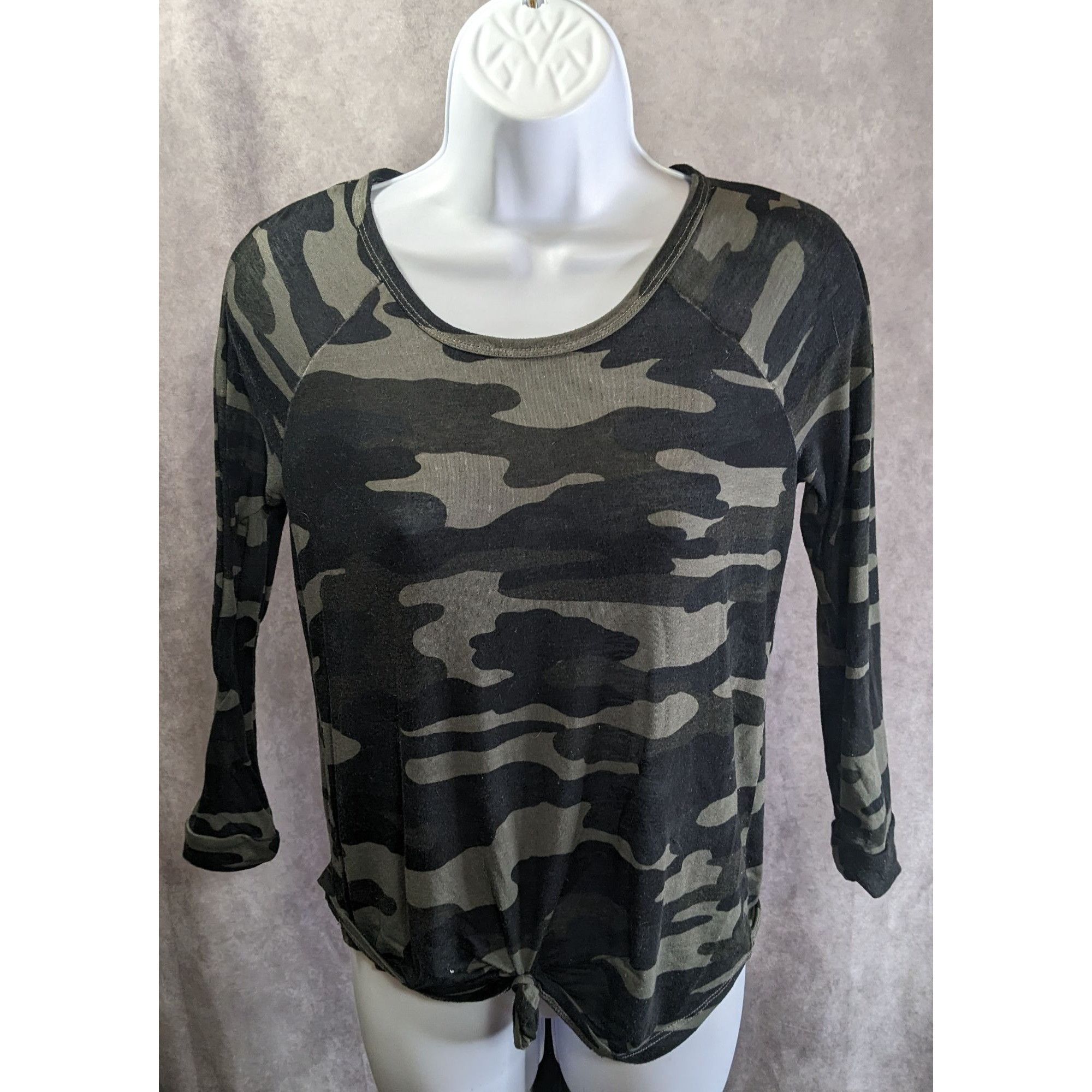 Lucky Brand Lucky Brand Camo Camo Long Sleeve Top With Front Knot Size XS / US 0-2 / IT 36-38 - 4 Thumbnail