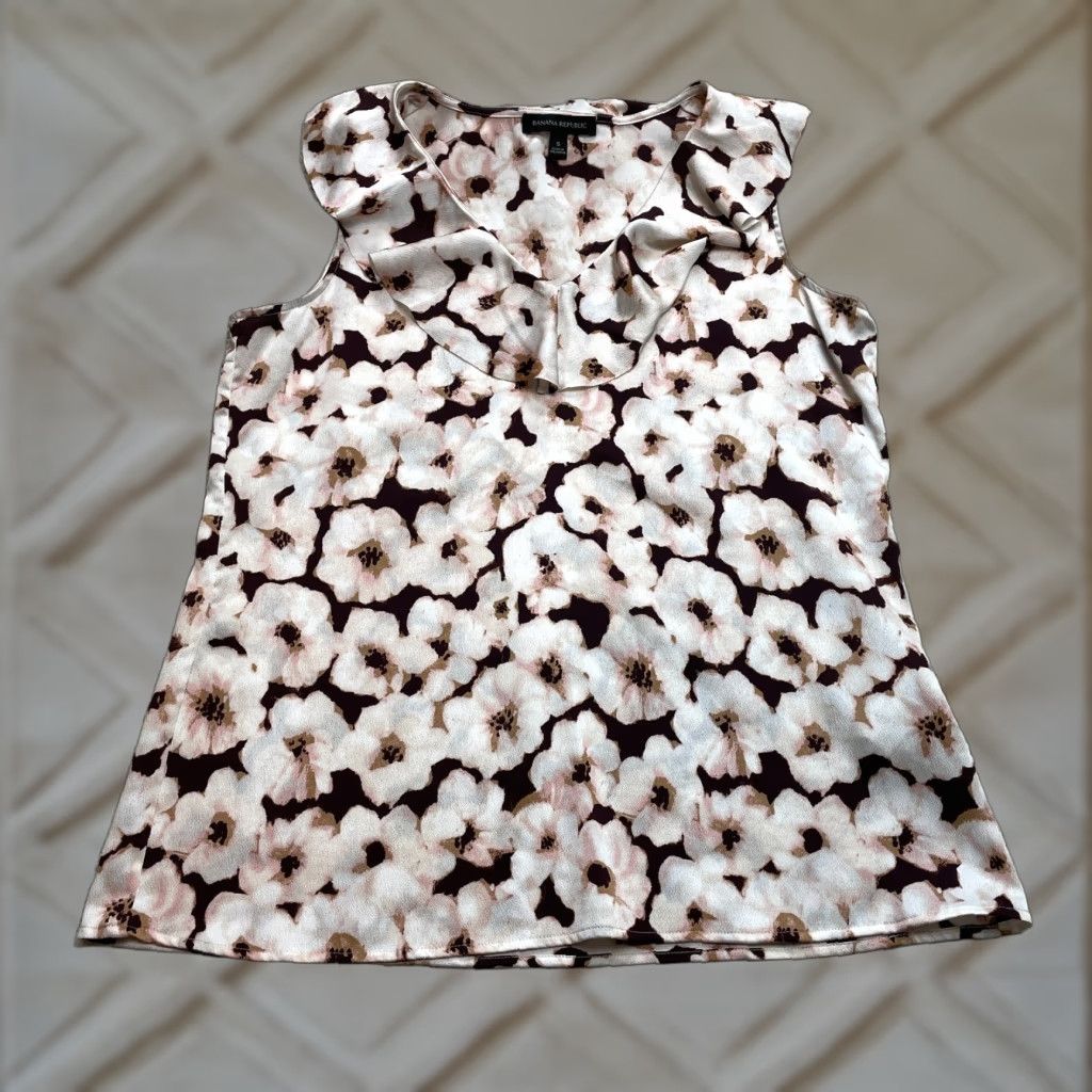 Banana Republic VINTAGE Banana Republic Blouse Tank Top Womens Small White Floral Megan Ruffle Drape Size S / US 4 / IT 40 - 1 Thumbnail