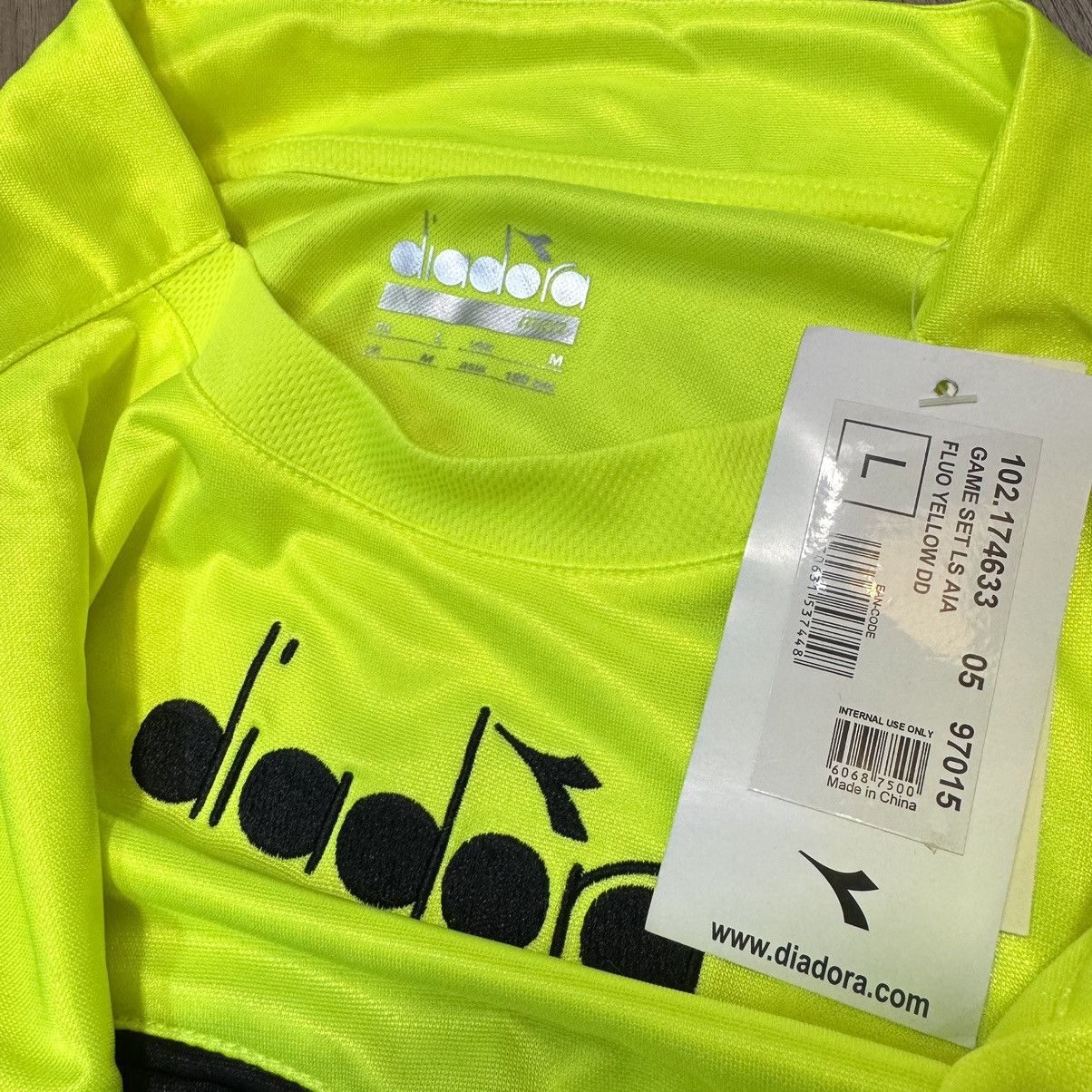 Diadora Italy Seria A referee shirt (Bnwt) Size US M / EU 48-50 / 2 - 6 Thumbnail