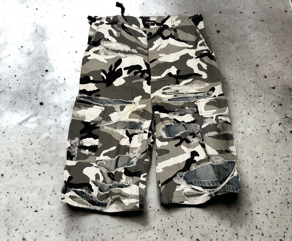 Balenciaga Balenciaga FW21 Trompe-L’Oeil Camo Shorts | Grailed