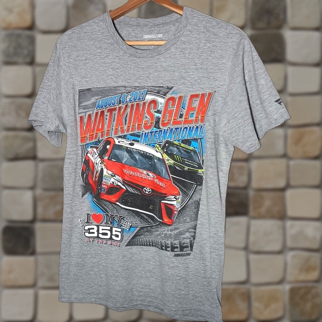 Vintage VINTAGE Fanatics Watkins Glen International Race Car Driver Shirt Small Gray 2017 NASCAR I Love NY 355 Mens Size US S / EU 44-46 / 1 - 1 Thumbnail