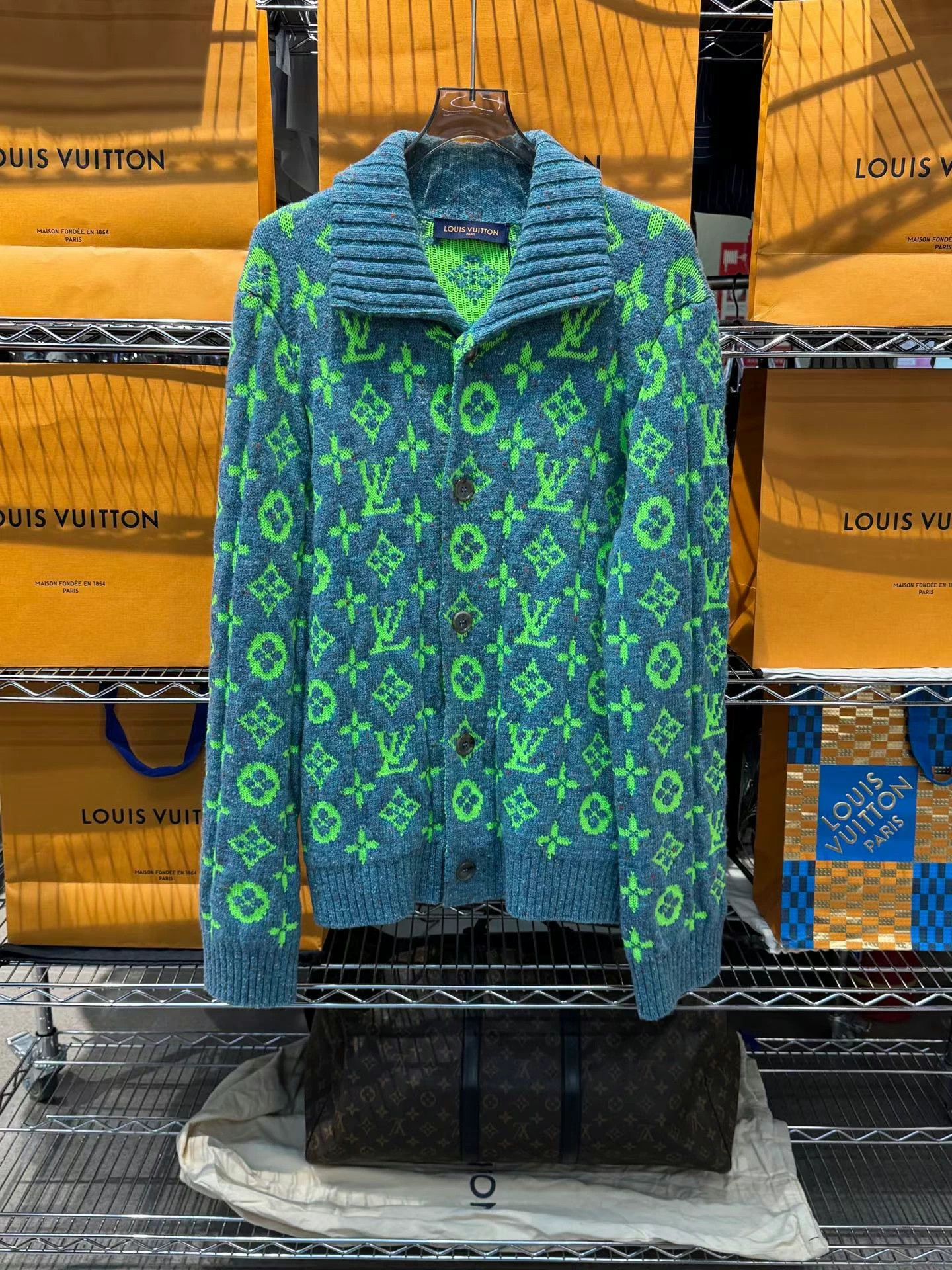 Louis Vuitton LV/Louis Vuitton sweaters Size US XXL / EU 58 / 5 - 1 Thumbnail