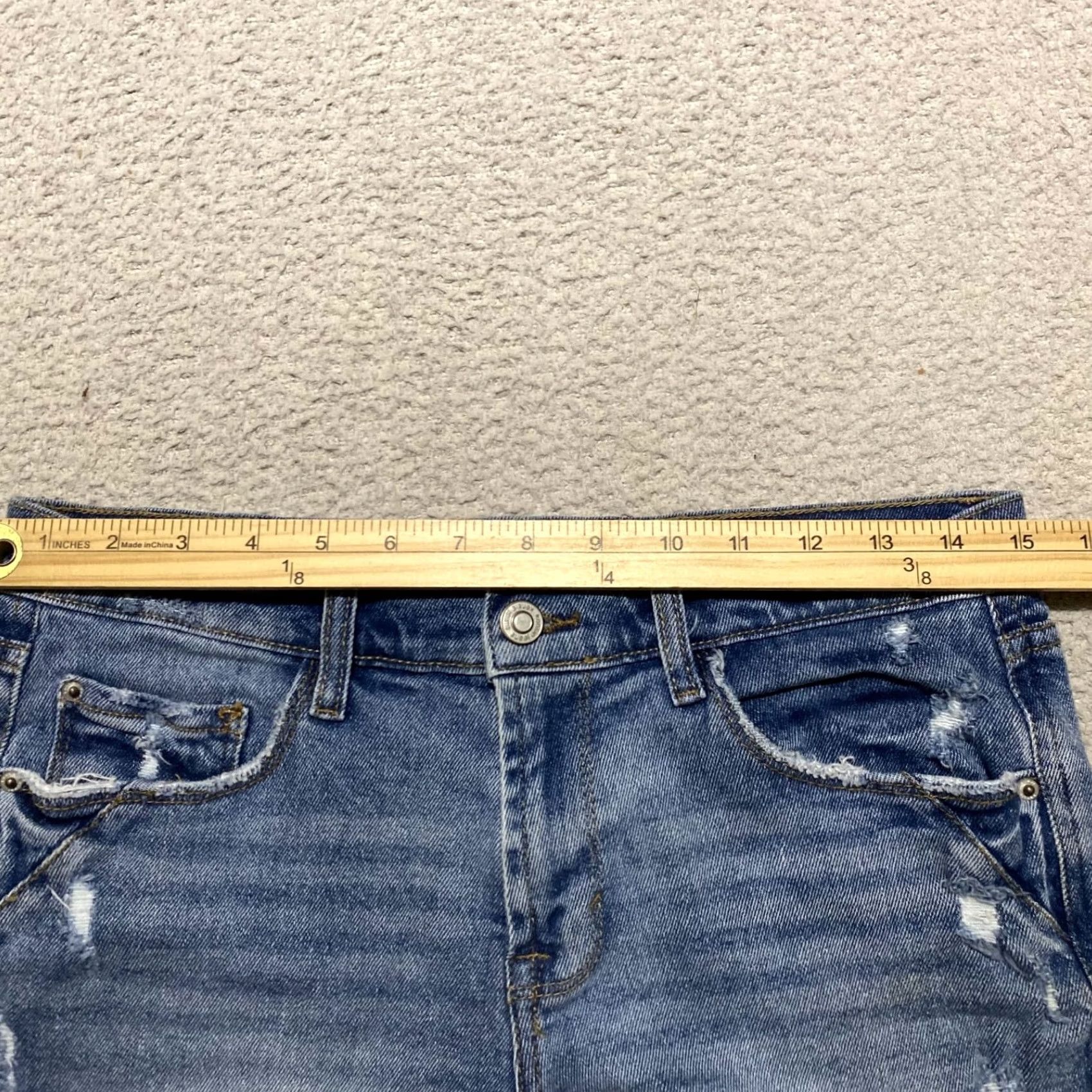 Vintage Kensie Jeans Womens 8 Blue Denim Medium Wash Distressed Cut-Off Mid Rise Shorts 5-Pocket Regular Inseam 4 in Summer Casual Womens Size 30" / US 8 / IT 44 - 7 Thumbnail