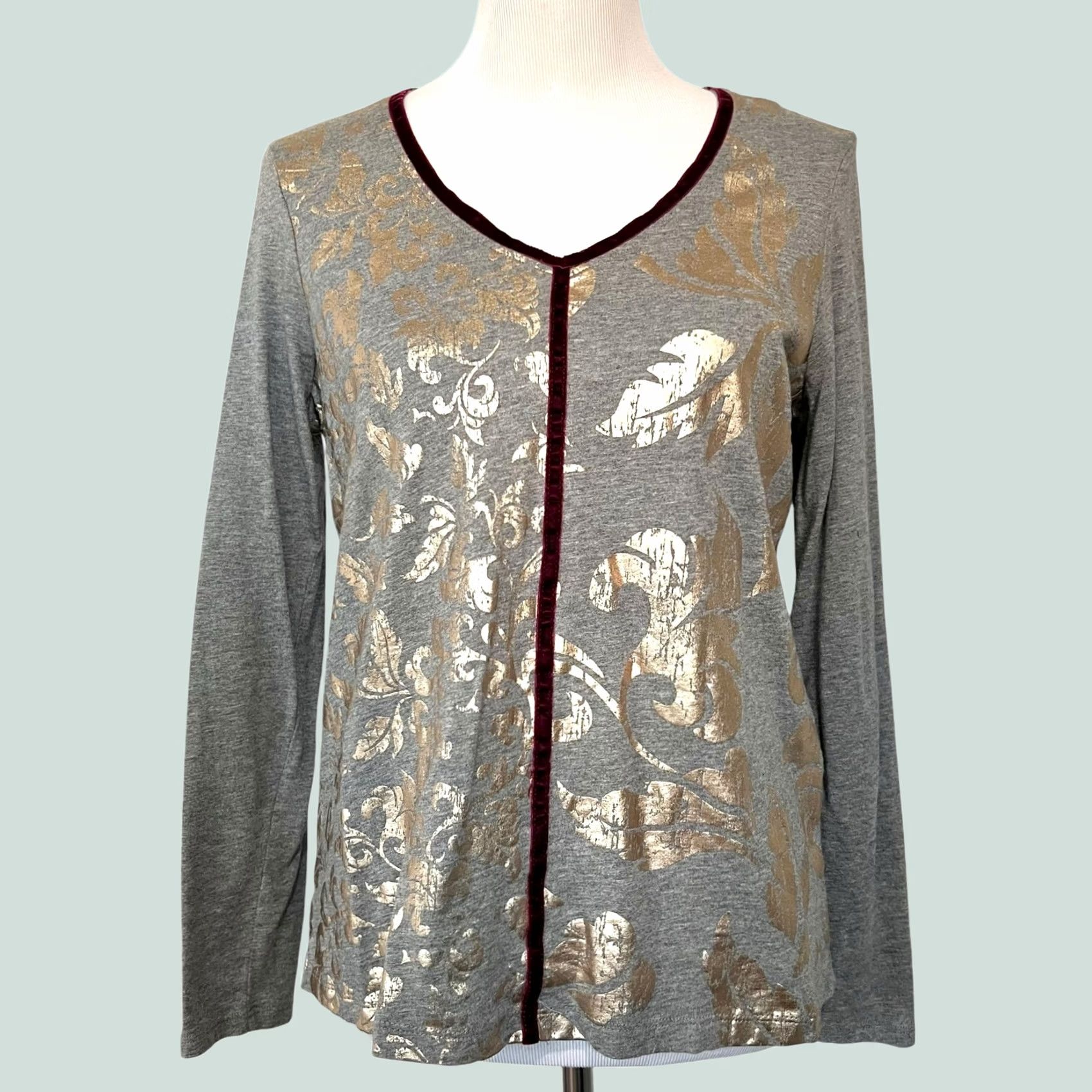 Velvet Chico’s Zenergy Womens Top Blouse Velvet Trim Gray Long Sleeve V-Neck M Size M / US 6-8 / IT 42-44 - 1 Thumbnail
