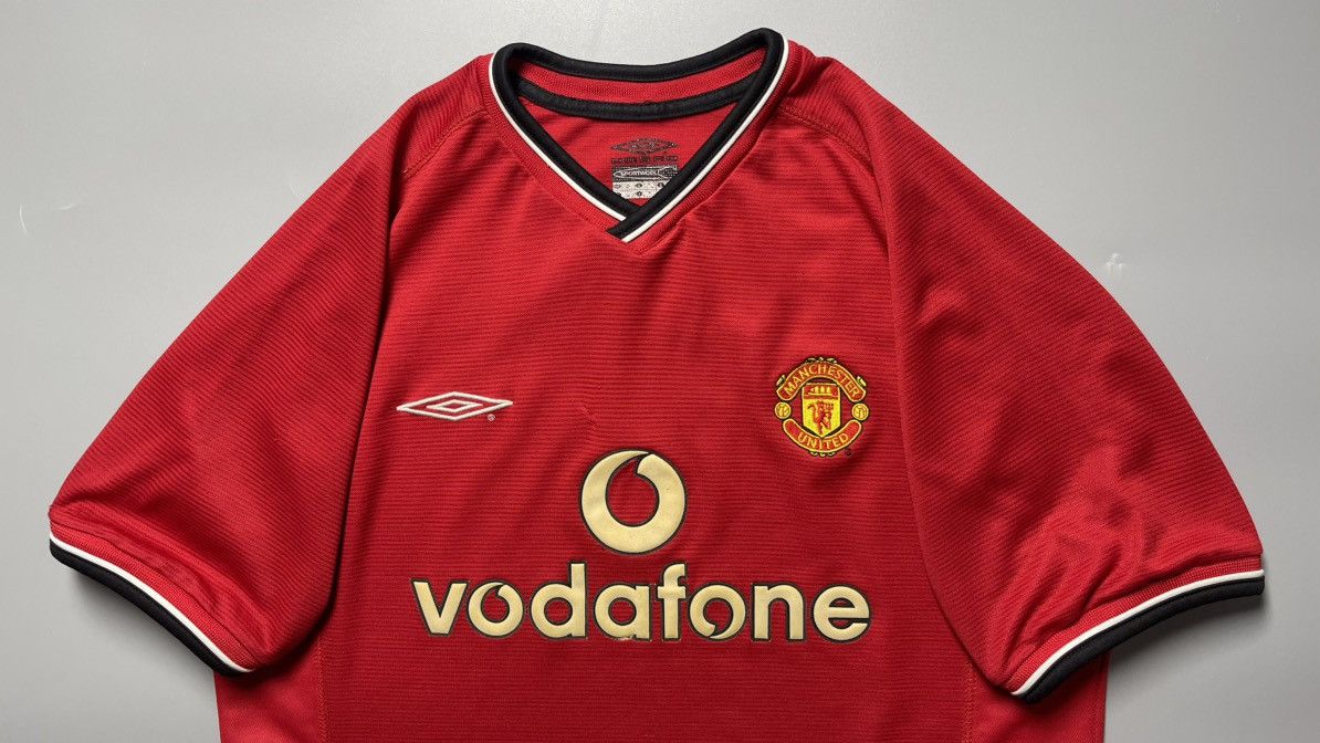 Vintage MAN UNITED UMBRO 2000/2001 FOOTBALL HOME JERSEY #7 BECKHAM Size US M / EU 48-50 / 2 - 3 Thumbnail