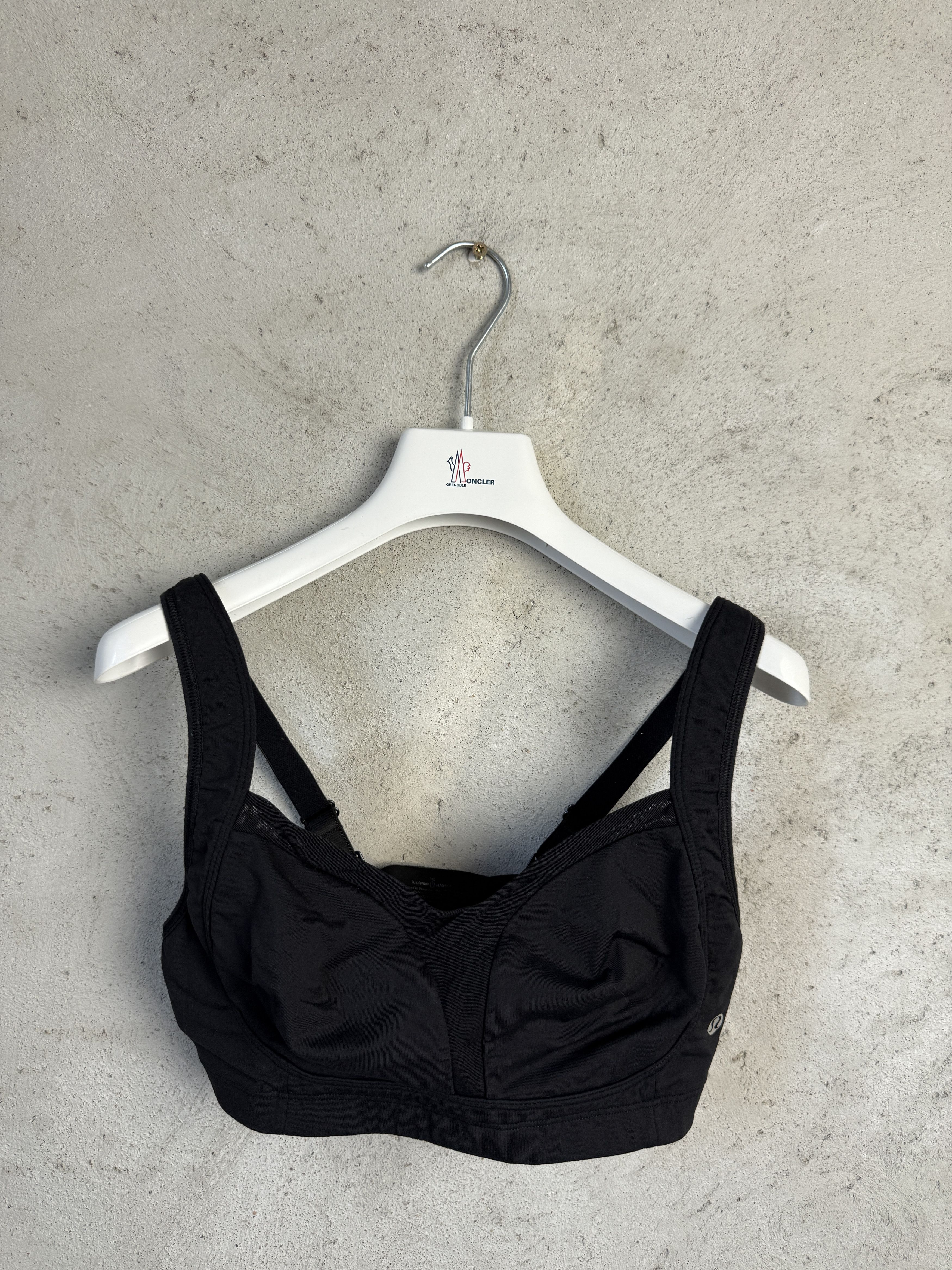 Lululemon Lululemon bra top sport gym pilates yoga Size L / US 10 / IT 46 - 1 Thumbnail
