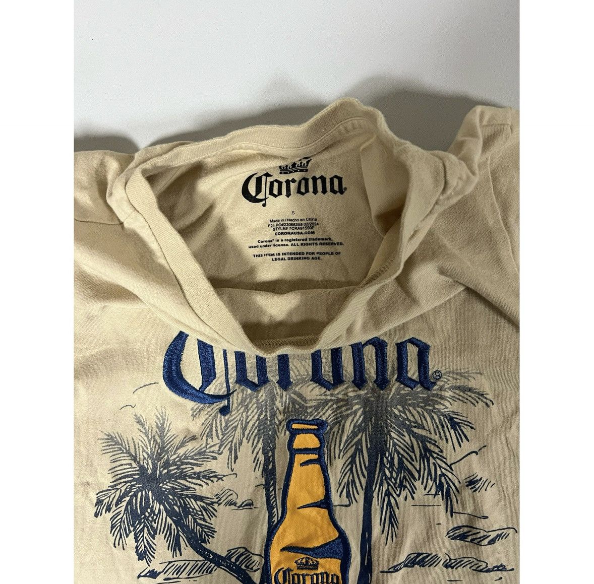 Budweiser ‘Corona: Find Your Beach’ Graphic T-Shirt Top Tee Size S 🍺✨ Size S / US 4 / IT 40 - 3 Thumbnail
