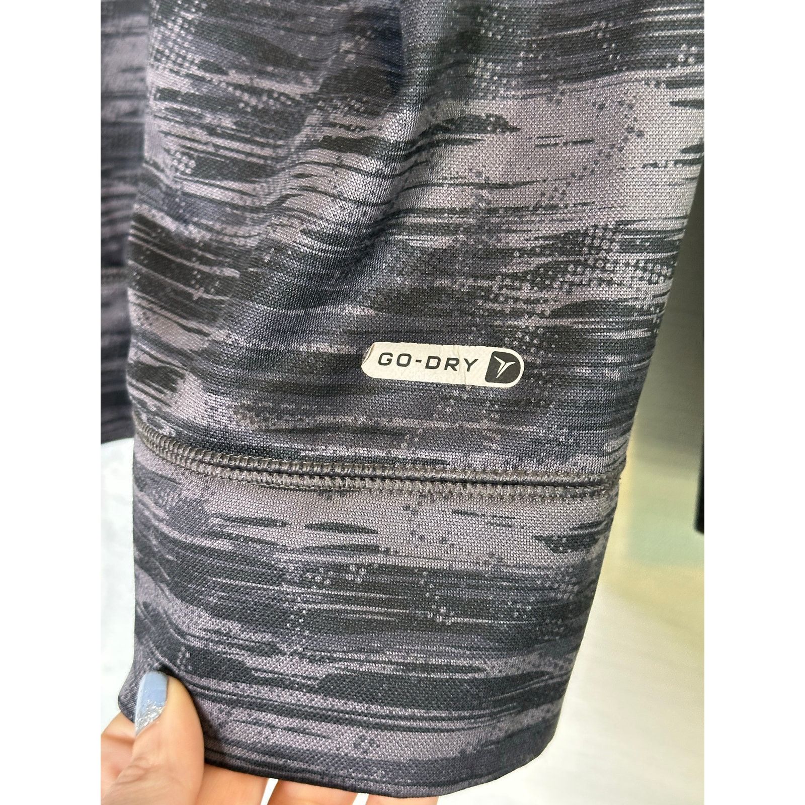 Old Navy Old Navy gray long sleeves hoodie sweatshirt size large Size US L / EU 52-54 / 3 - 9 Thumbnail