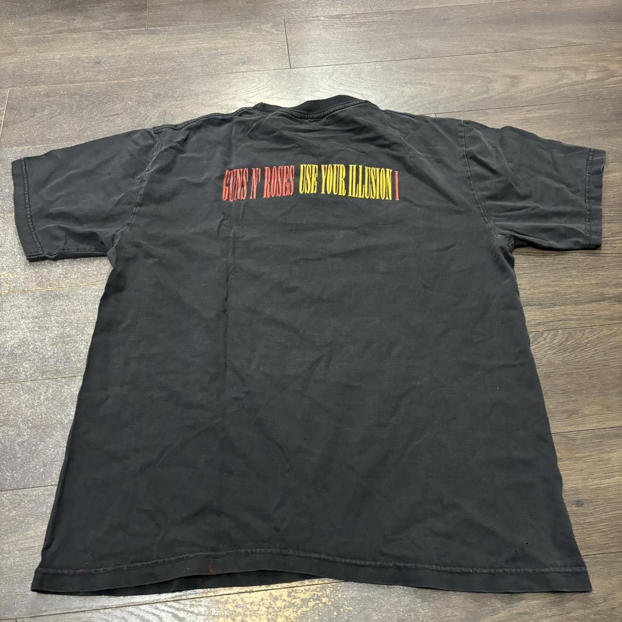 Designer Vintage Guns N Roses Use Your Illusions T shirt 00s M Size US M / EU 48-50 / 2 - 6 Thumbnail