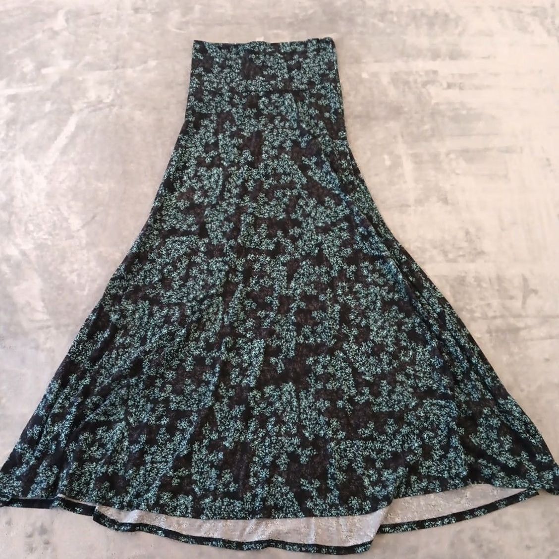 Vintage LuLaRoe Skirt Maxi WOMEN Regular XS Black Floral Long Pull On Stretch Size 26" / US 2 / IT 38 - 2 Thumbnail