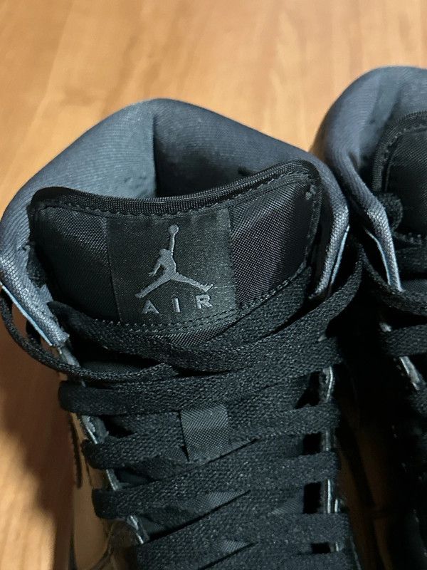 Jordan Brand Nike Air Jordan 1 Mid triple black Size US 8 / EU 41 - 14 Thumbnail