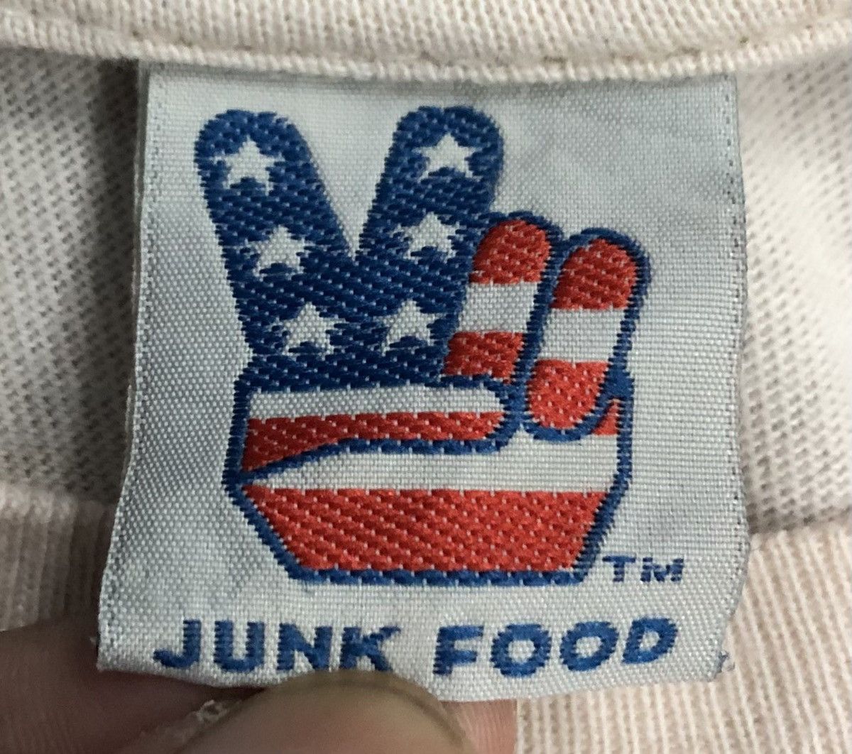 Band Tees Junk Food The Beatles T-Shirt Size US M / EU 48-50 / 2 - 11 Thumbnail