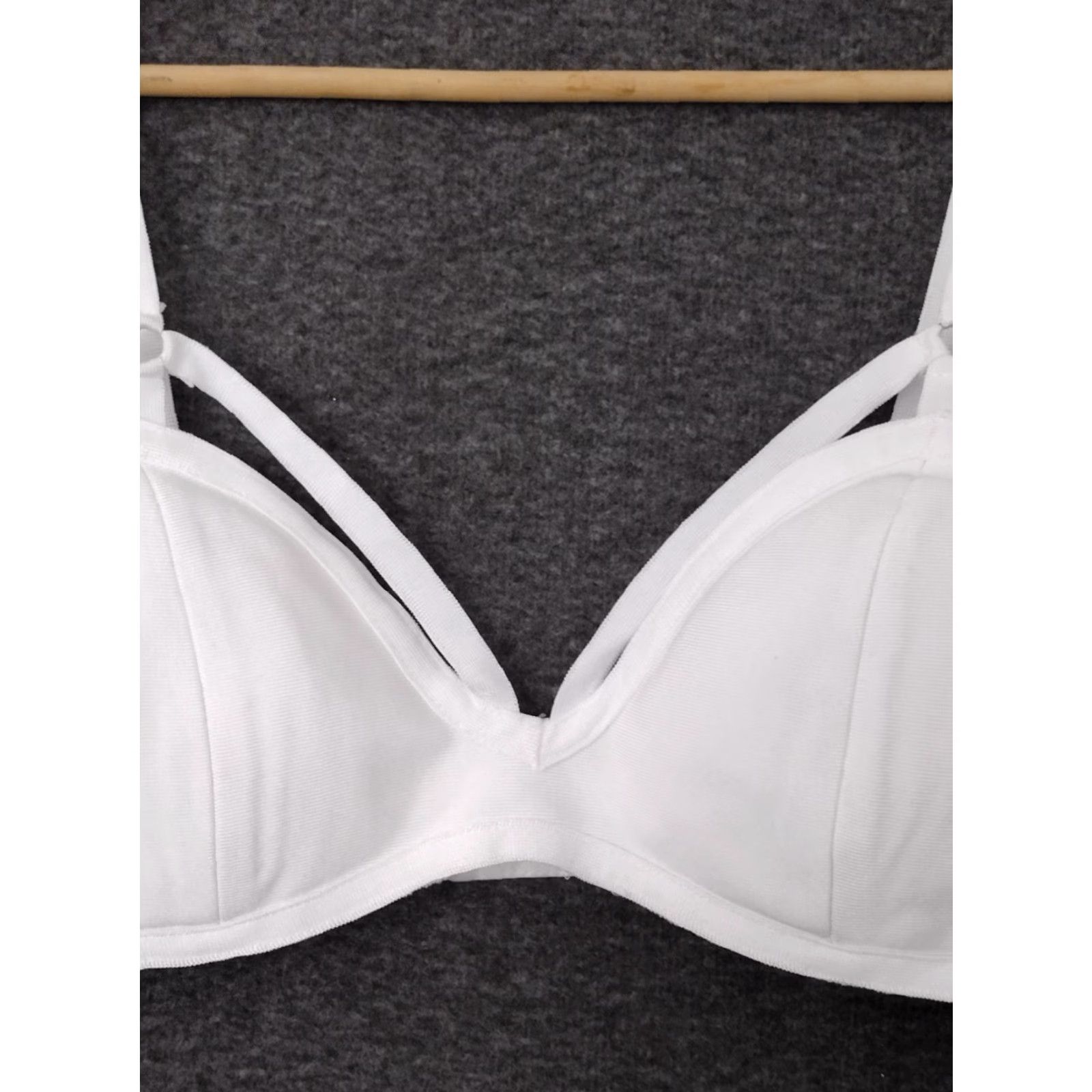 Vintage Codigo Sexy Strappy White Women's Bra Size L - Codigo Bra Strappy White Lip? Size ONE SIZE - 3 Thumbnail
