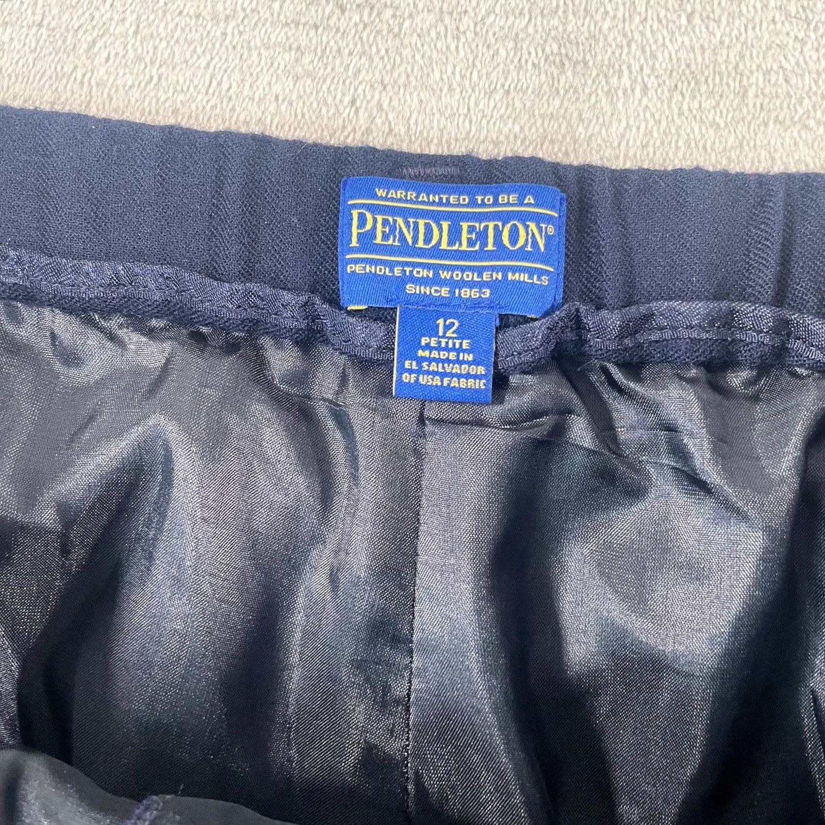 Pendleton VINTAGE Pendleton Pants Women 12P Navy Blue Wool 100% Virgin Wool Dress Pants Straight Leg 28in Inseam Petite Winter Fall Spring Size 34" / US 12 / IT 48 - 2 Thumbnail