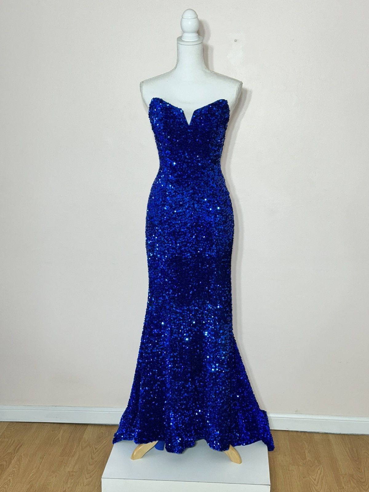 Designer × Vintage Cinderella Devine Navy Sequined Gown Size S / US 4 / IT 40 - 2 Thumbnail