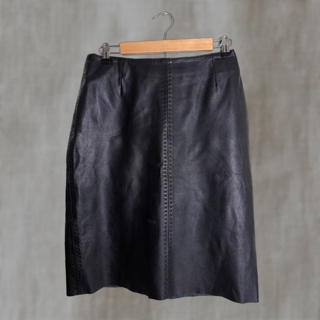 Vintage VINTAGE Y2K Casual Corner Women’s Skirt A-Line 6 Black Leather Knee Length Lined Flaw Scuff Size 28" / US 6 / IT 42 - 1 Thumbnail