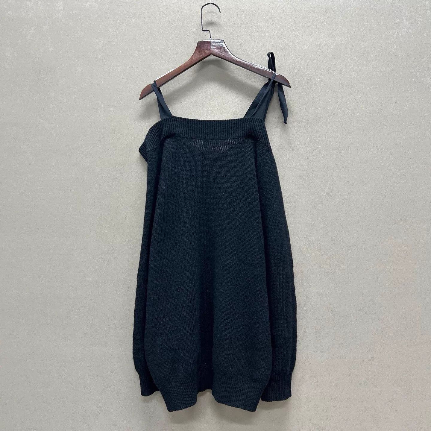Valentino Valentino women's 99% new cami sweater M Size M / US 6-8 / IT 42-44 - 2 Thumbnail