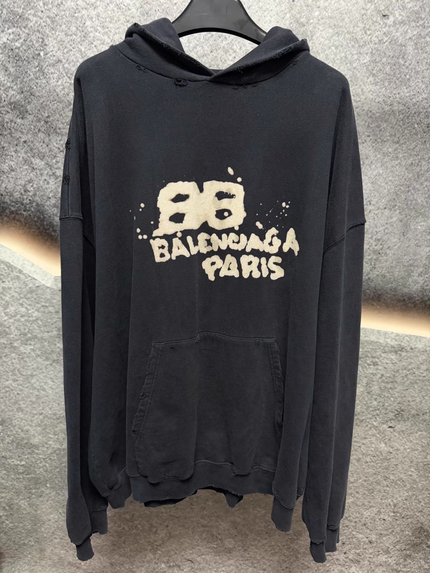 Balenciaga Balenciaga Dye Splatter Logo Sweatshirt L Size US L / EU 52-54 / 3 - 1 Thumbnail