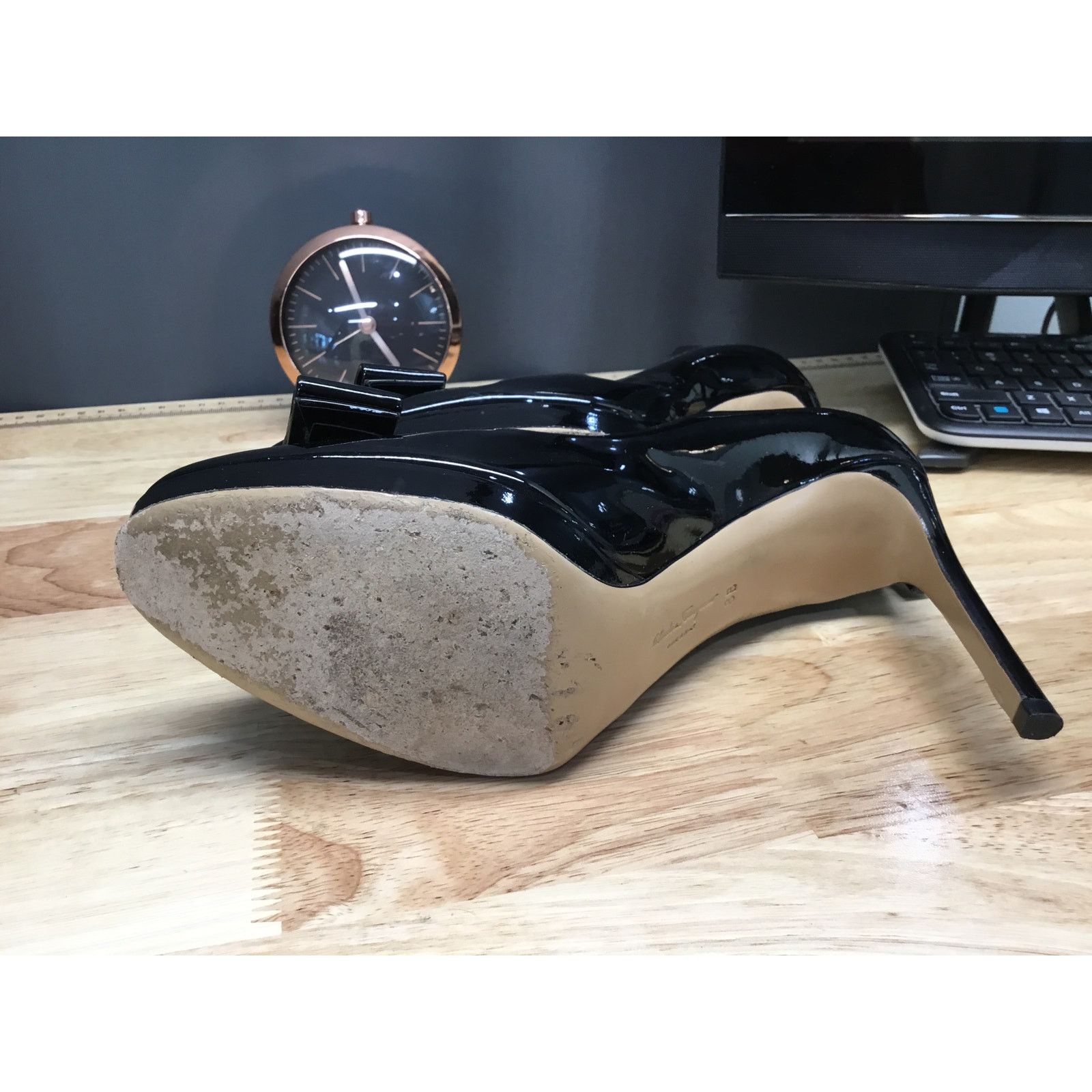 Salvatore Ferragamo Salvatore Ferragamo Flats Women's US 8B Black Comfort Shoes Size US 8 / IT 38 - 6 Thumbnail