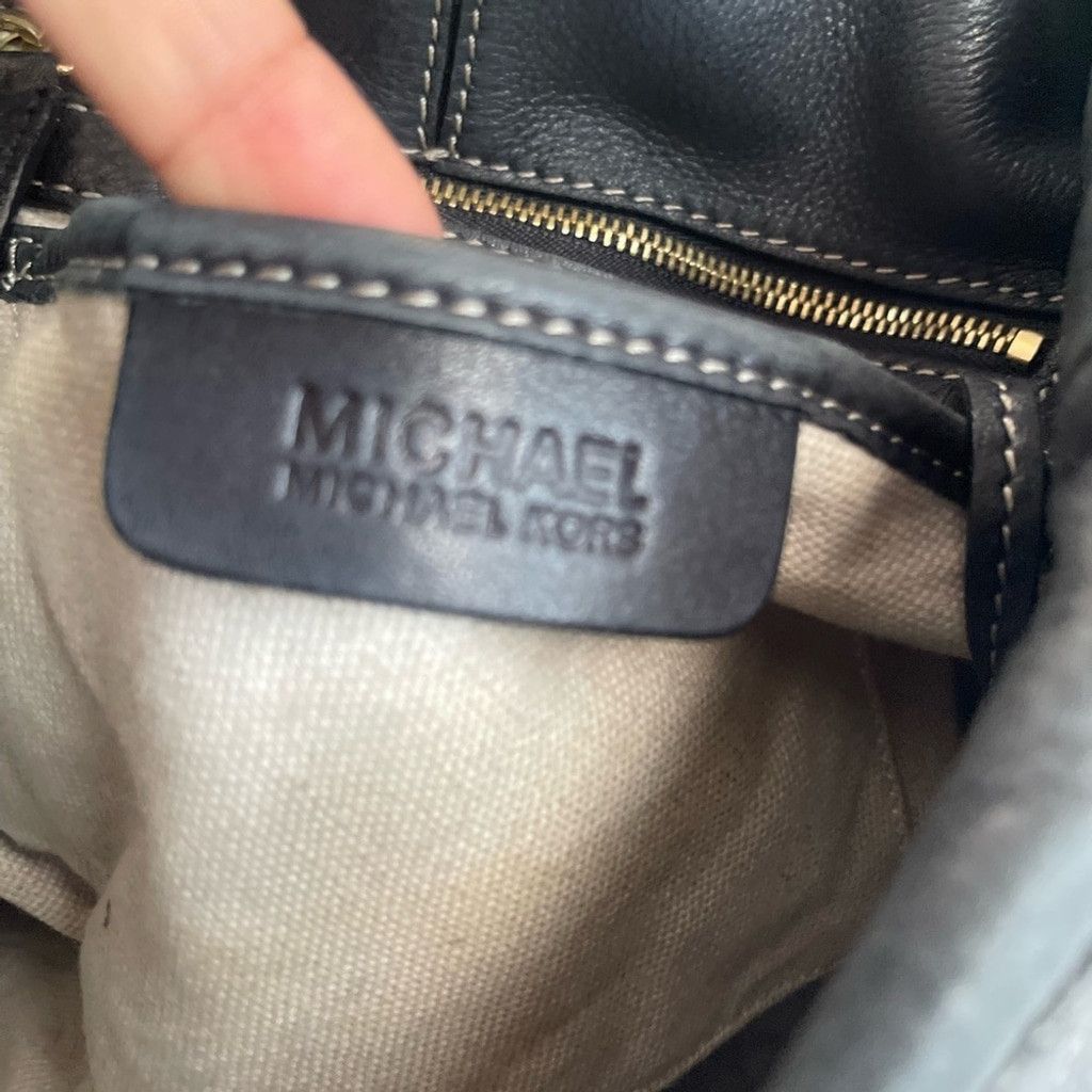 Michael Kors Micheal Kors Black Leather Shoulder Bag Size ONE SIZE - 7 Thumbnail
