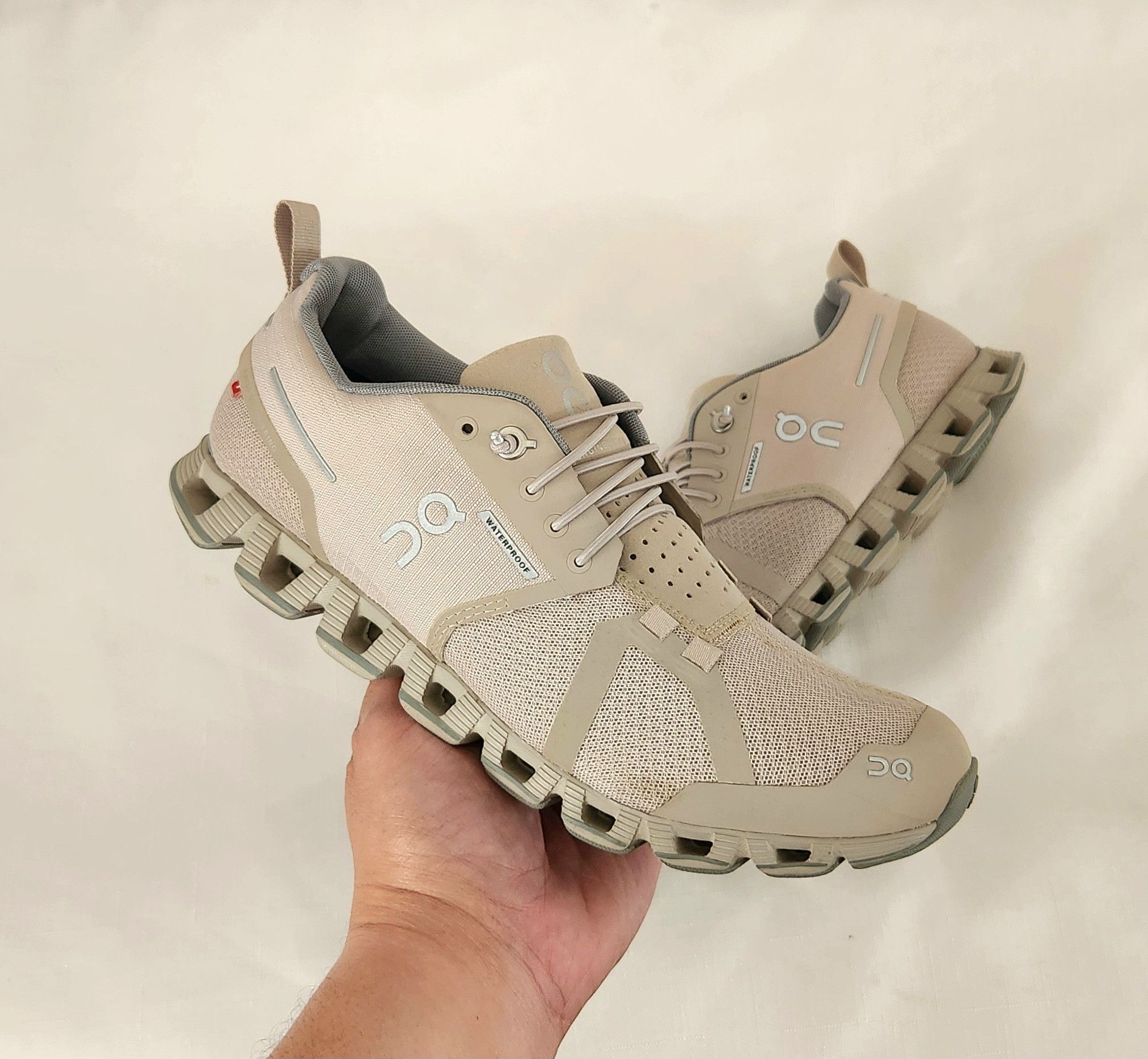 On ON Running Cloud Swiss Engineering Waterproof Womens SZ 9 Size US 9 / IT 39 - 1 Thumbnail