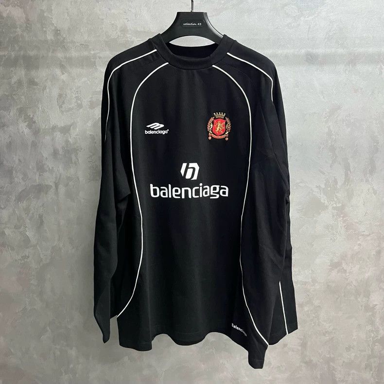 Balenciaga Balenciaga Black letter number print hooded long sleeve T- Size US L / EU 52-54 / 3 - 1 Thumbnail