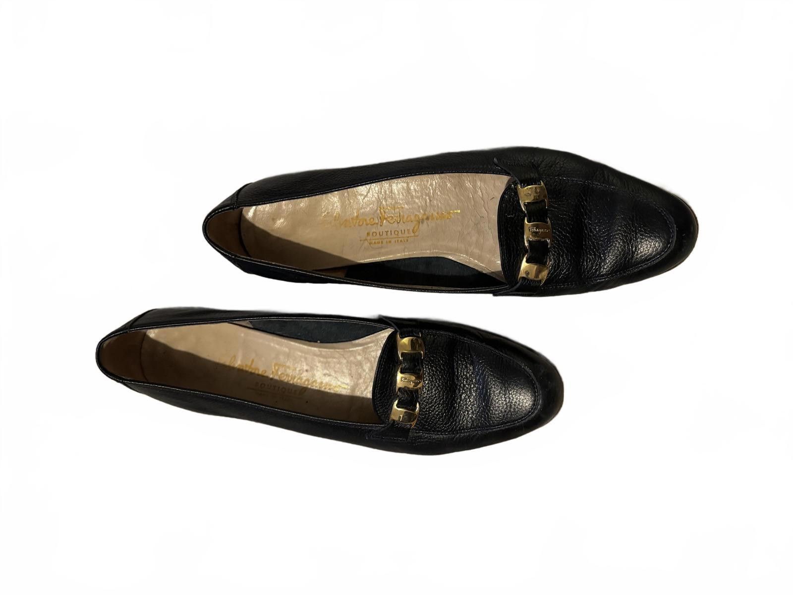 Salvatore Ferragamo Salvatore Ferragamo Women's Leather Loafers with Gold Detail Size US 7.5 / IT 37.5 - 2 Thumbnail