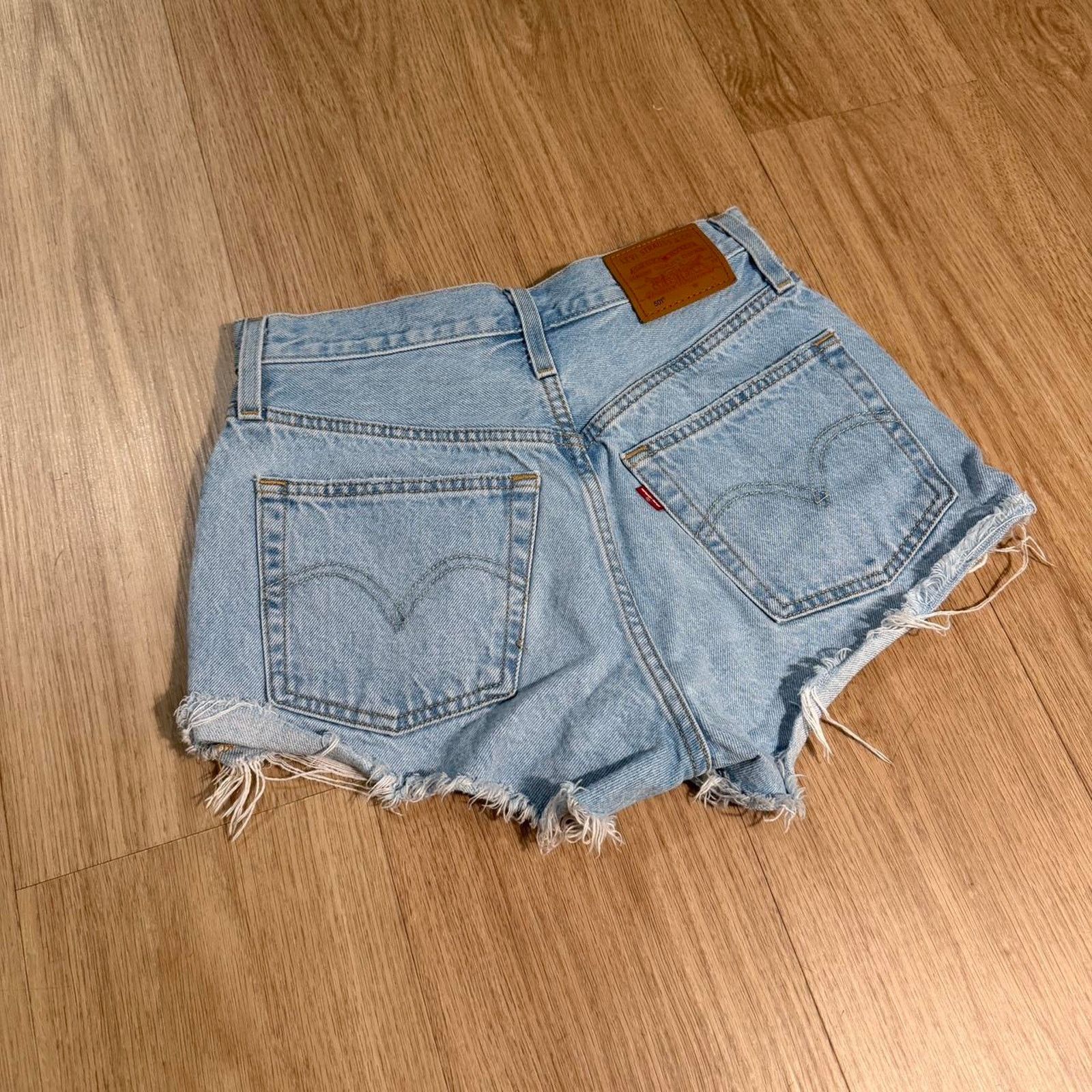 Levi's Levis 501 distressed denim shorts Size 25" / US 0 / IT 36 - 3 Thumbnail