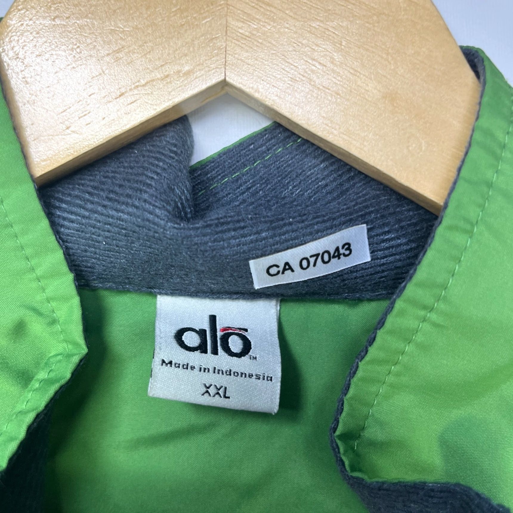 Alo VINTAGE Alo Yoga Zip-Up Windbreaker Jacket Women’s 2XL Size XXL / US 16-18 / IT 52-54 - 5 Thumbnail