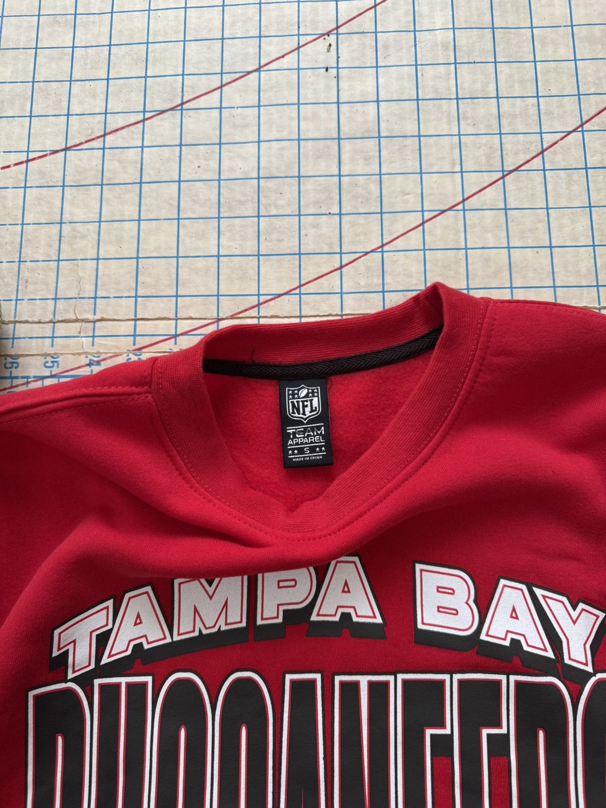 NFL NWT Tampa Bay Buccaneers Crewneck Sweater Small NFL Apparel Size US S / EU 44-46 / 1 - 5 Thumbnail