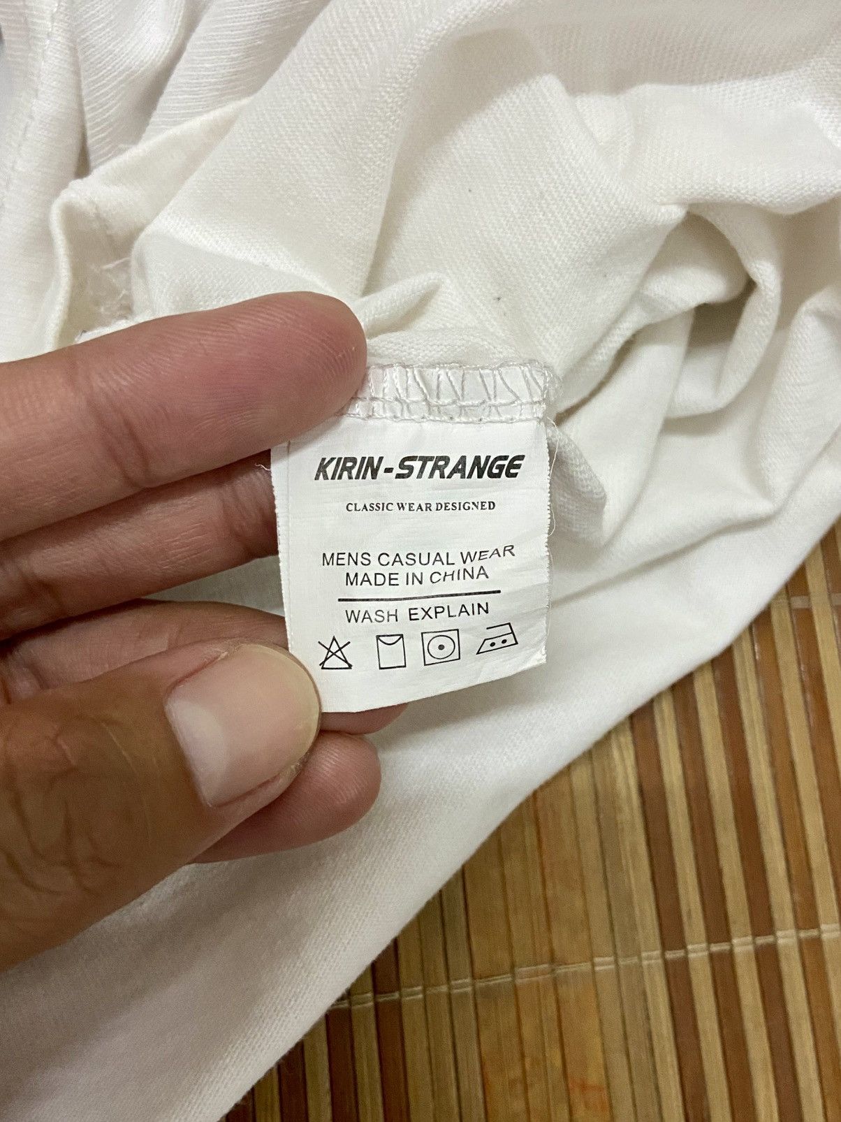 Other KIRIN STRANGE BUNNY GIRL GRAPHICS TEE Size US L / EU 52-54 / 3 - 17 Thumbnail