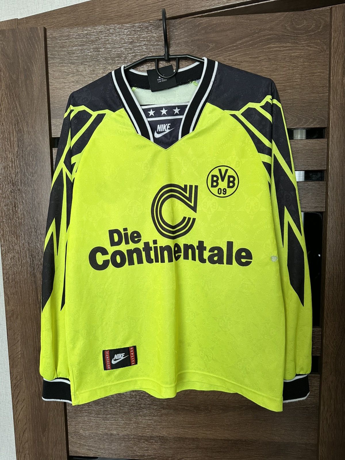 Nike 1994/1995 Nike Borussia Dortmund Vintage Long Sleeve Jersey Size US M / EU 48-50 / 2 - 1 Thumbnail