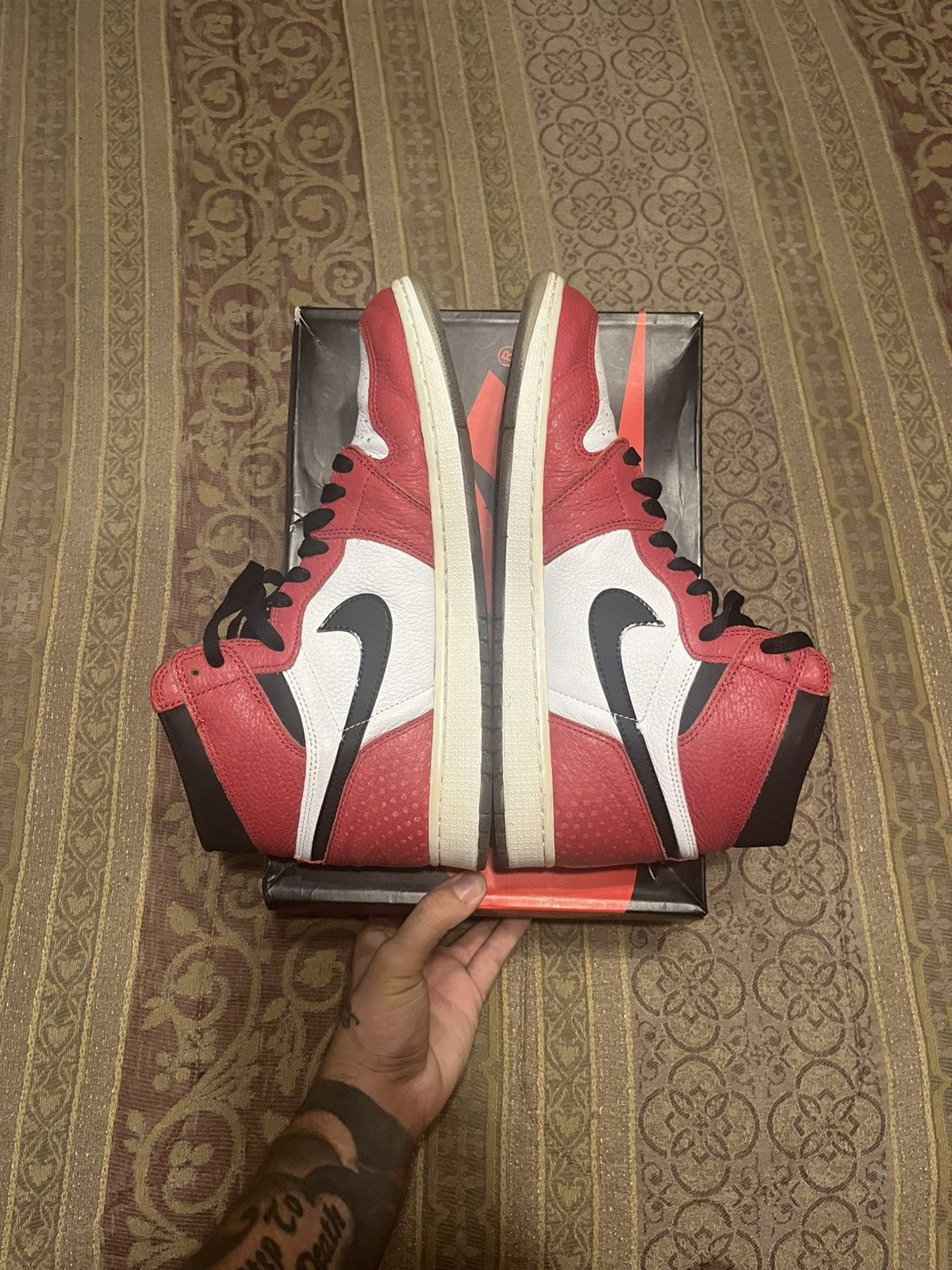 Nike Jordan 1 Retro High Spider man Origin Story Size US 11 / EU 44 - 3 Thumbnail