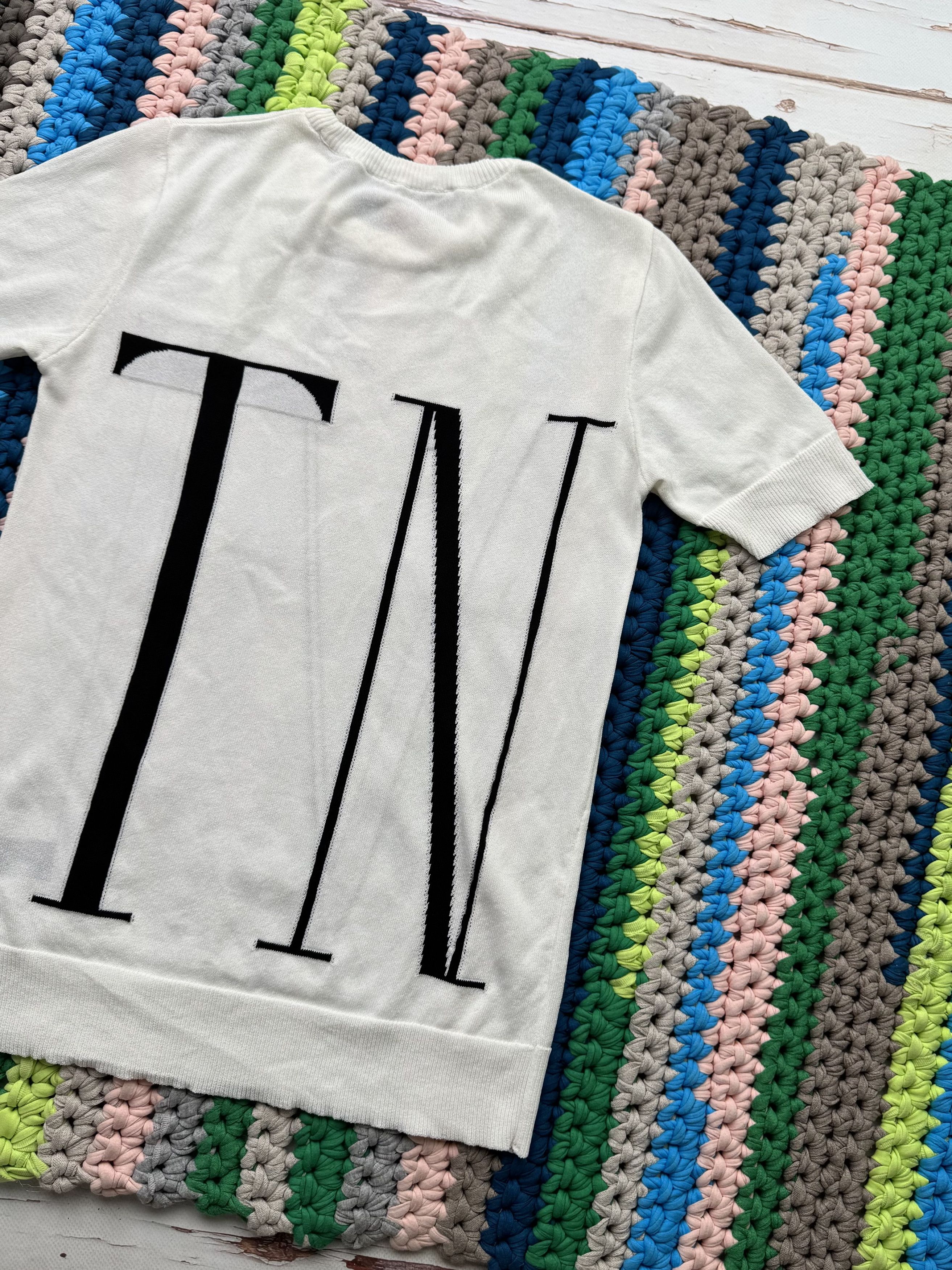 Valentino Valentino T-Shirt (V314)(D10) Size S / US 4 / IT 40 - 9 Thumbnail
