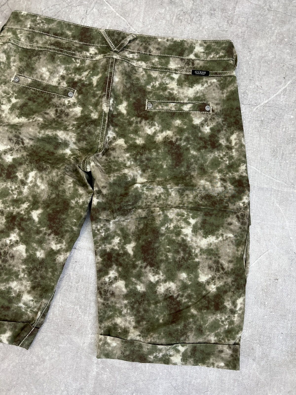 Guess Vintage streetwear camo cargo shorts y2k style hype Size US 30 / EU 46 - 10 Thumbnail