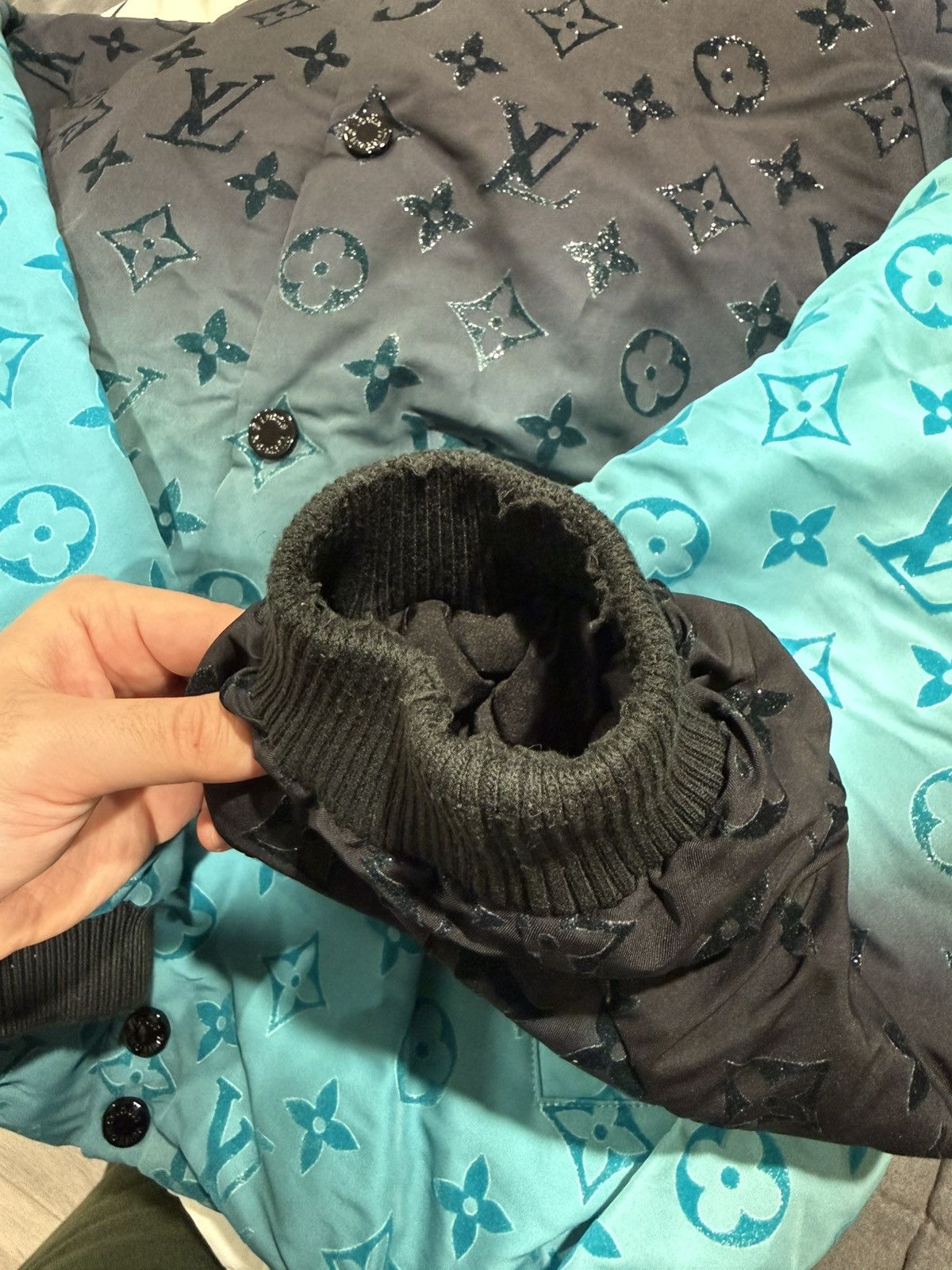 Louis Vuitton Louis Vuitton Gradient Flocked Monogram Bomber Jacket Size US M / EU 48-50 / 2 - 10 Thumbnail