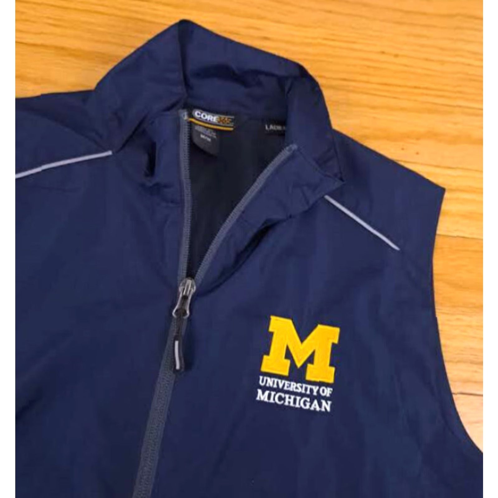 Vintage Michigan University Ladies Embroidered Full Zip Nylon Vest Reflective Medium Size M / US 6-8 / IT 42-44 - 2 Thumbnail