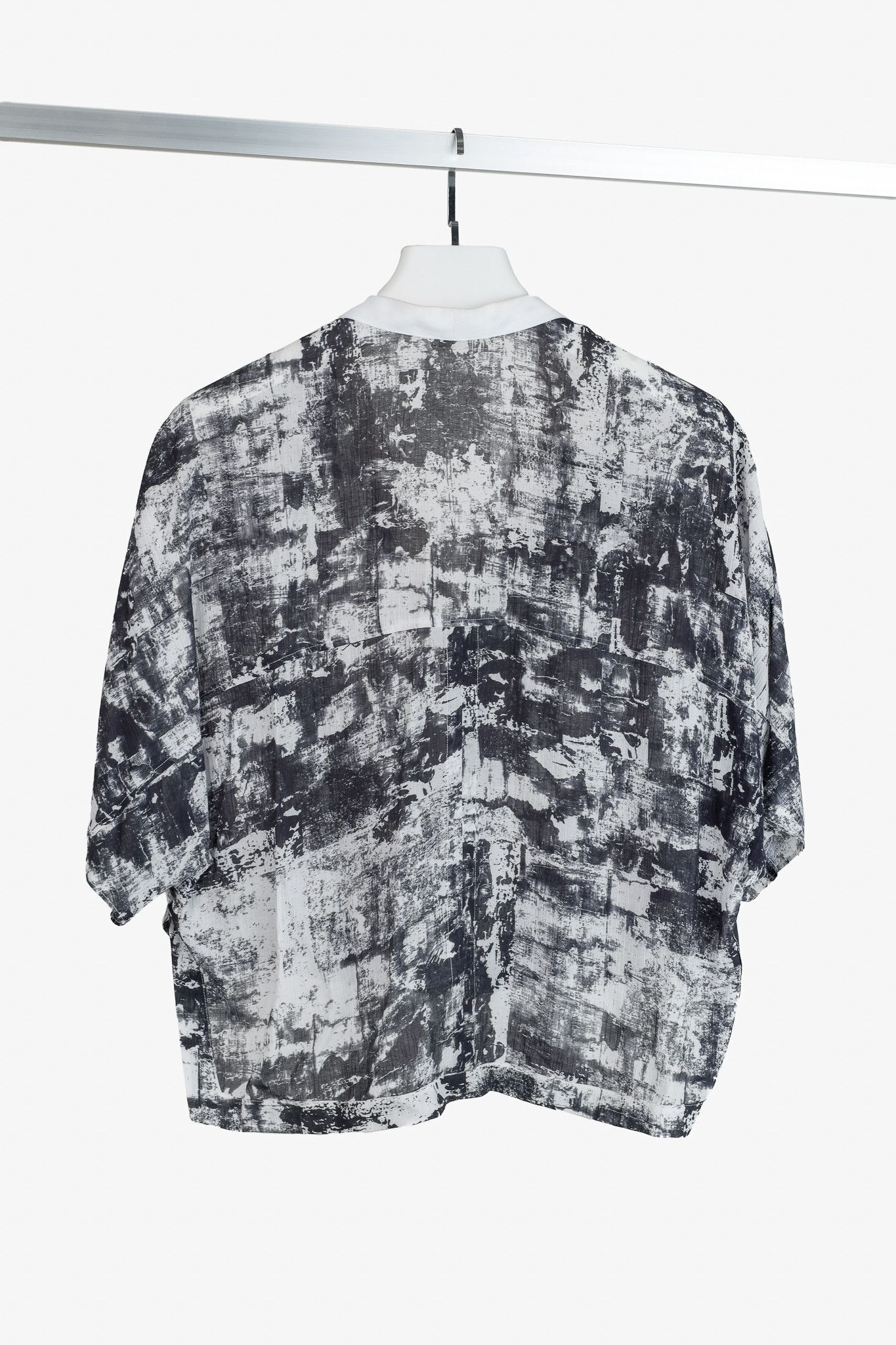Helmut Lang Helmut Lang Abstract Crepe Cropped Dolman-Sleeve Blouse Size S / US 4 / IT 40 - 2 Thumbnail