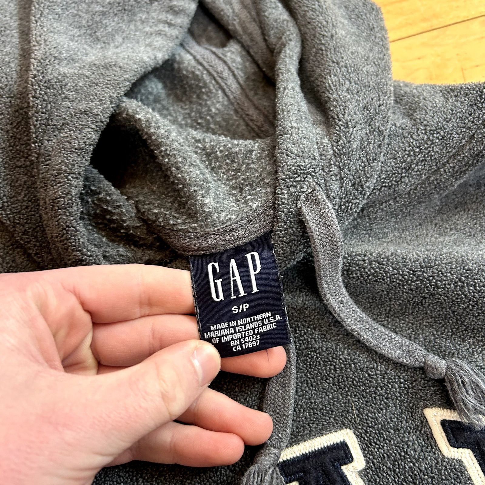 Gap Y2K GAP Gray Fuzzy Hoodie Small Size US S / EU 44-46 / 1 - 3 Thumbnail