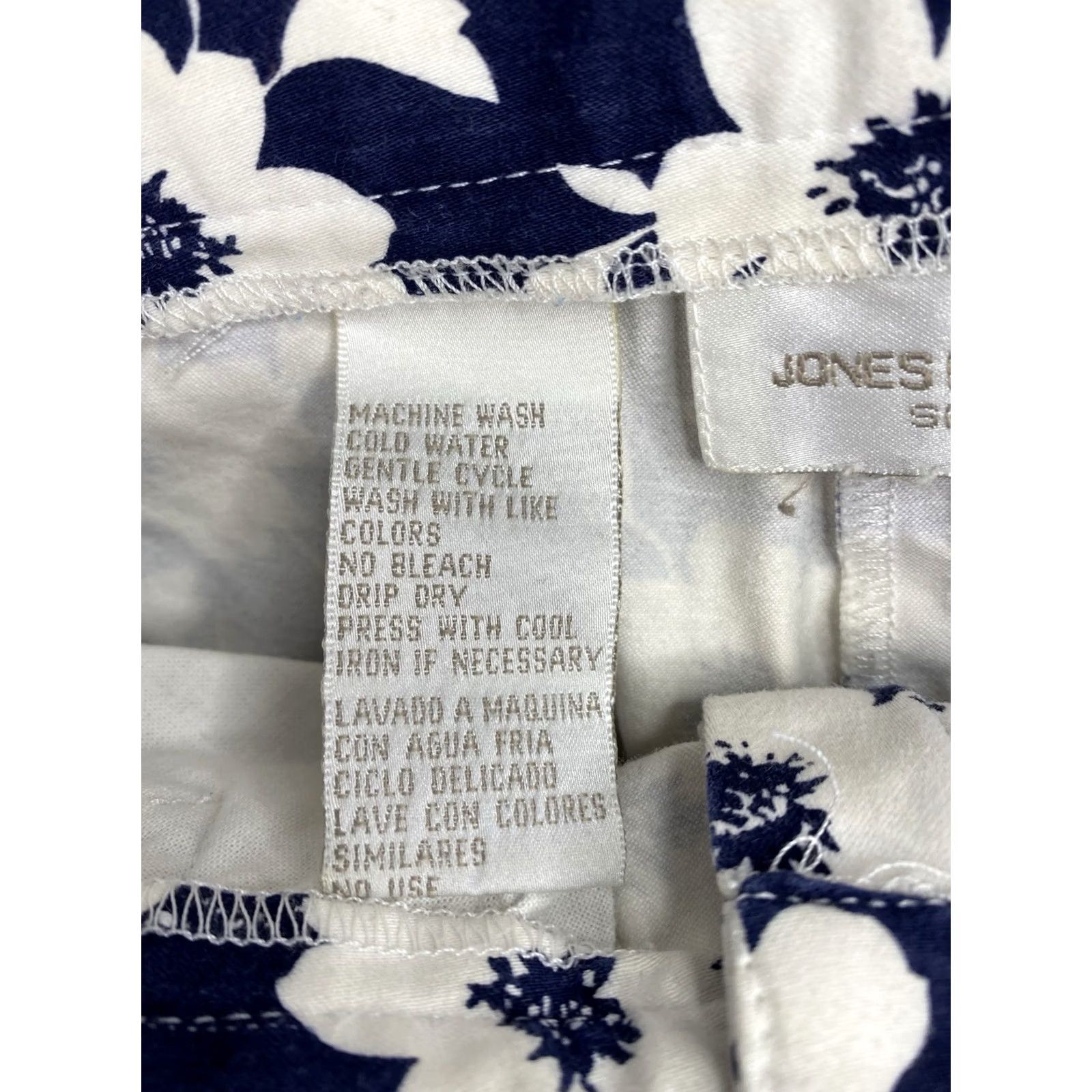 Jones New York VINTAGE Jones New York Crop Pants Sz 12 Blue White Floral Boho Stretch Capri Hawaiian Girls Size 34" / US 12 / IT 48 - 6 Thumbnail