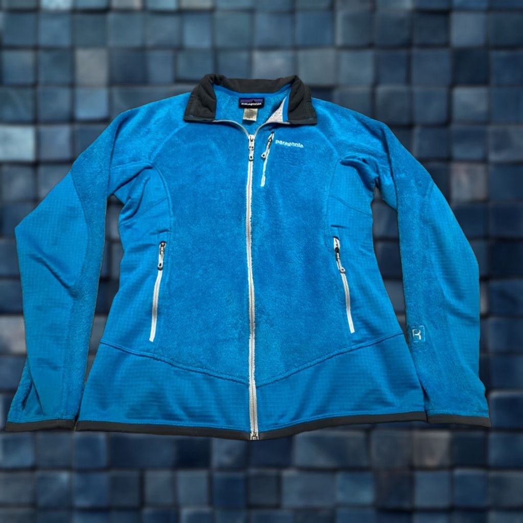 Patagonia Patagonia Womens Jacket Medium Blue Full Zip L/S R2 Polartec Fleece Thermal Size M / US 6-8 / IT 42-44 - 1 Thumbnail