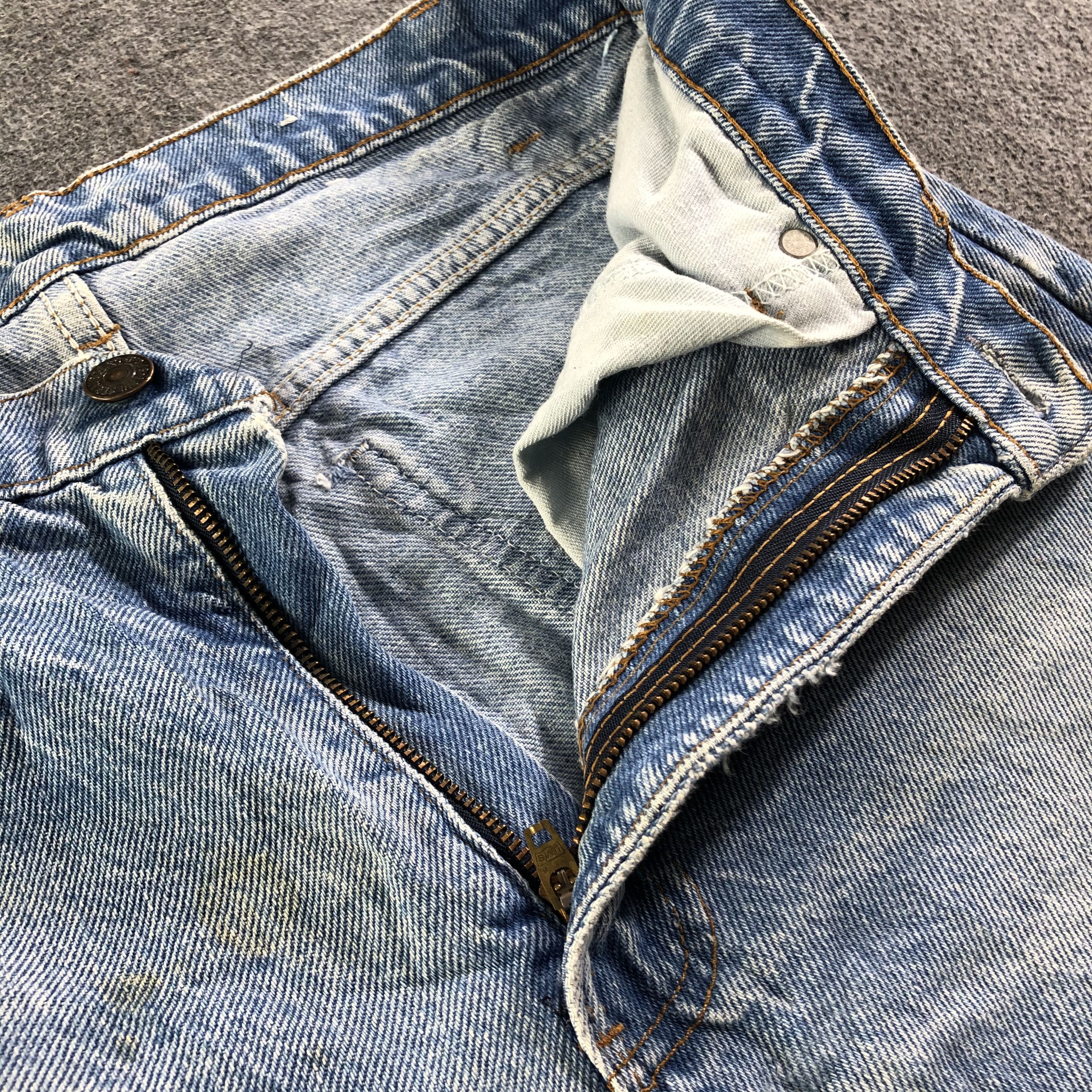 Levi's Vintage Light Wash Levis Jeans-J3188 Size US 29 - 8 Thumbnail