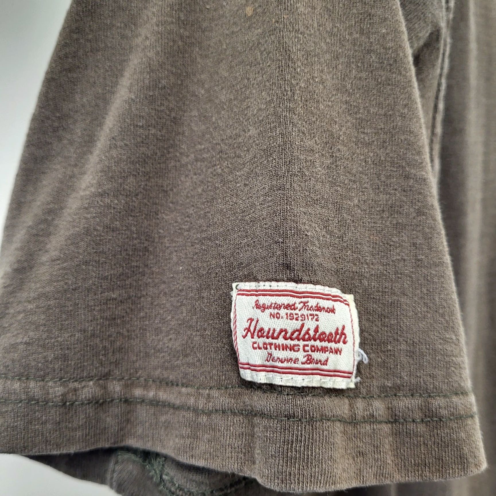 CO Houndstooth Clothing Co T-Shirt Men XL Red Trout White River Fishing EUC Graphic Print Short Sleeve Crew Neck Waterways Theme Mens Toys? Size US XL / EU 56 / 4 - 5 Thumbnail