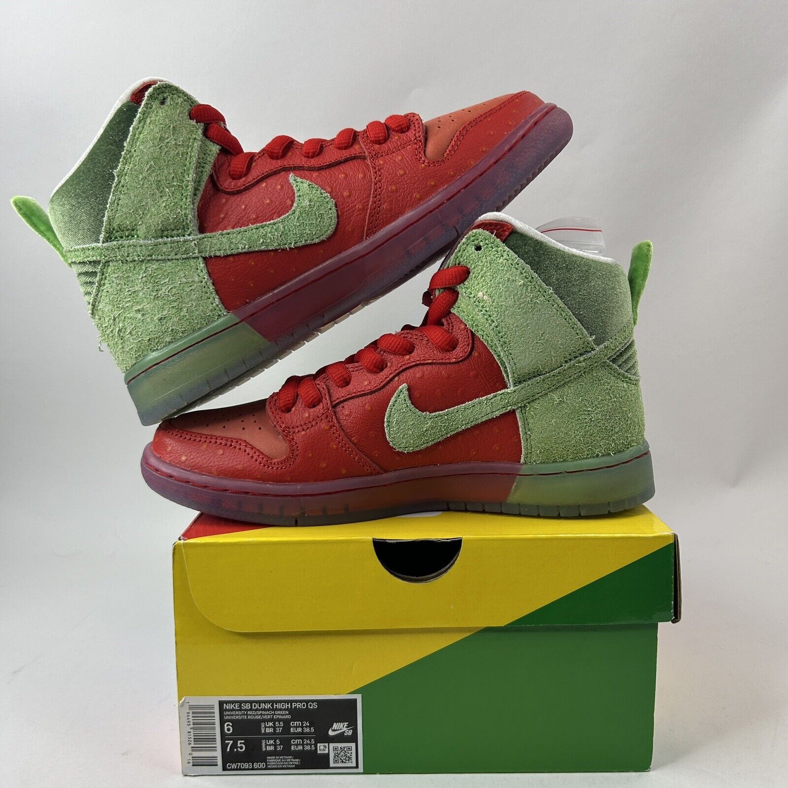 Nike Nike Dunk High SB “Strawberry Cough” 2024 Size US 6 / EU 39 - 3 Thumbnail