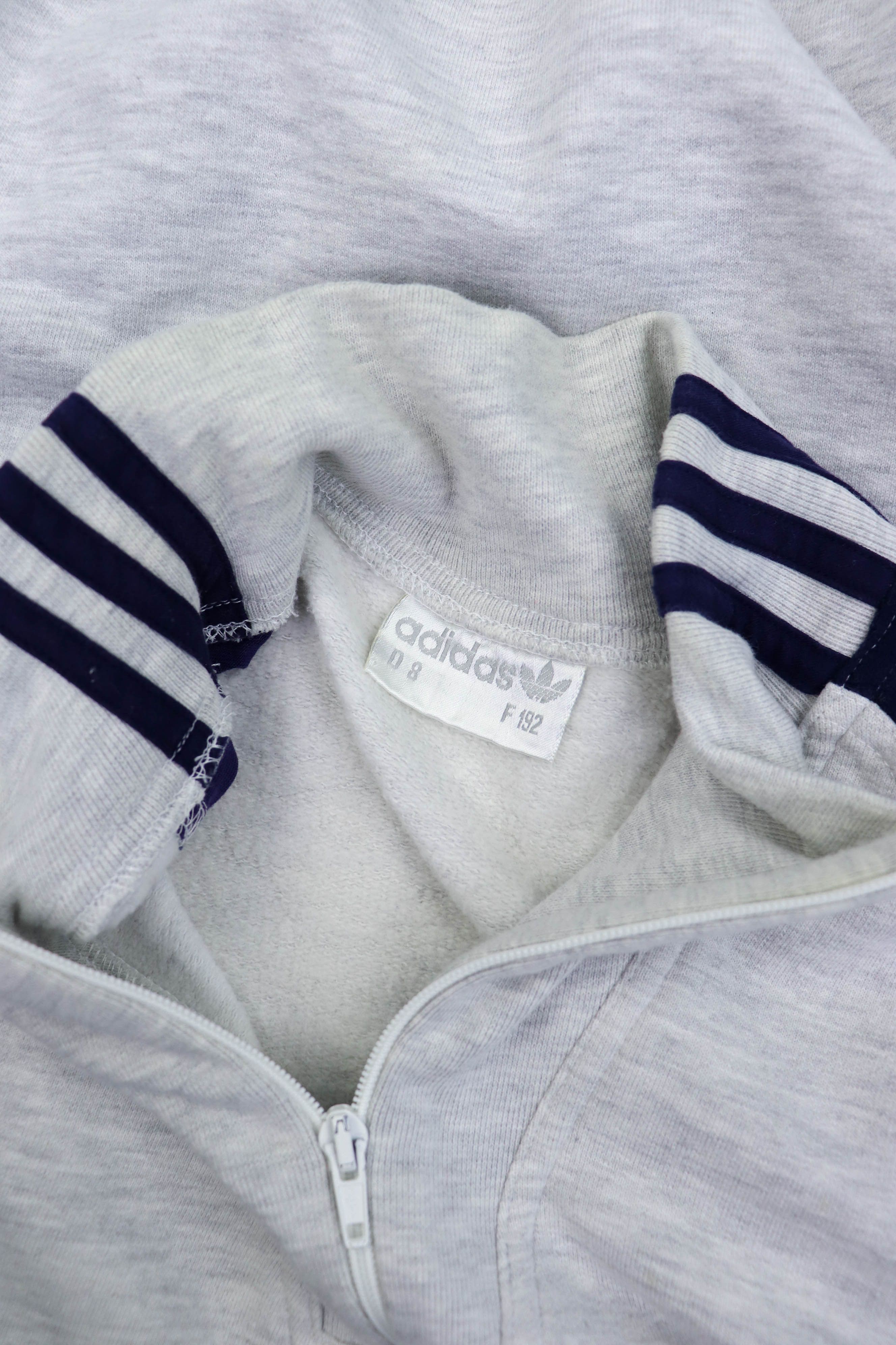Adidas Adidas 90s Vintage One World Graphics Sweatshirt Size US XL / EU 56 / 4 - 8 Thumbnail